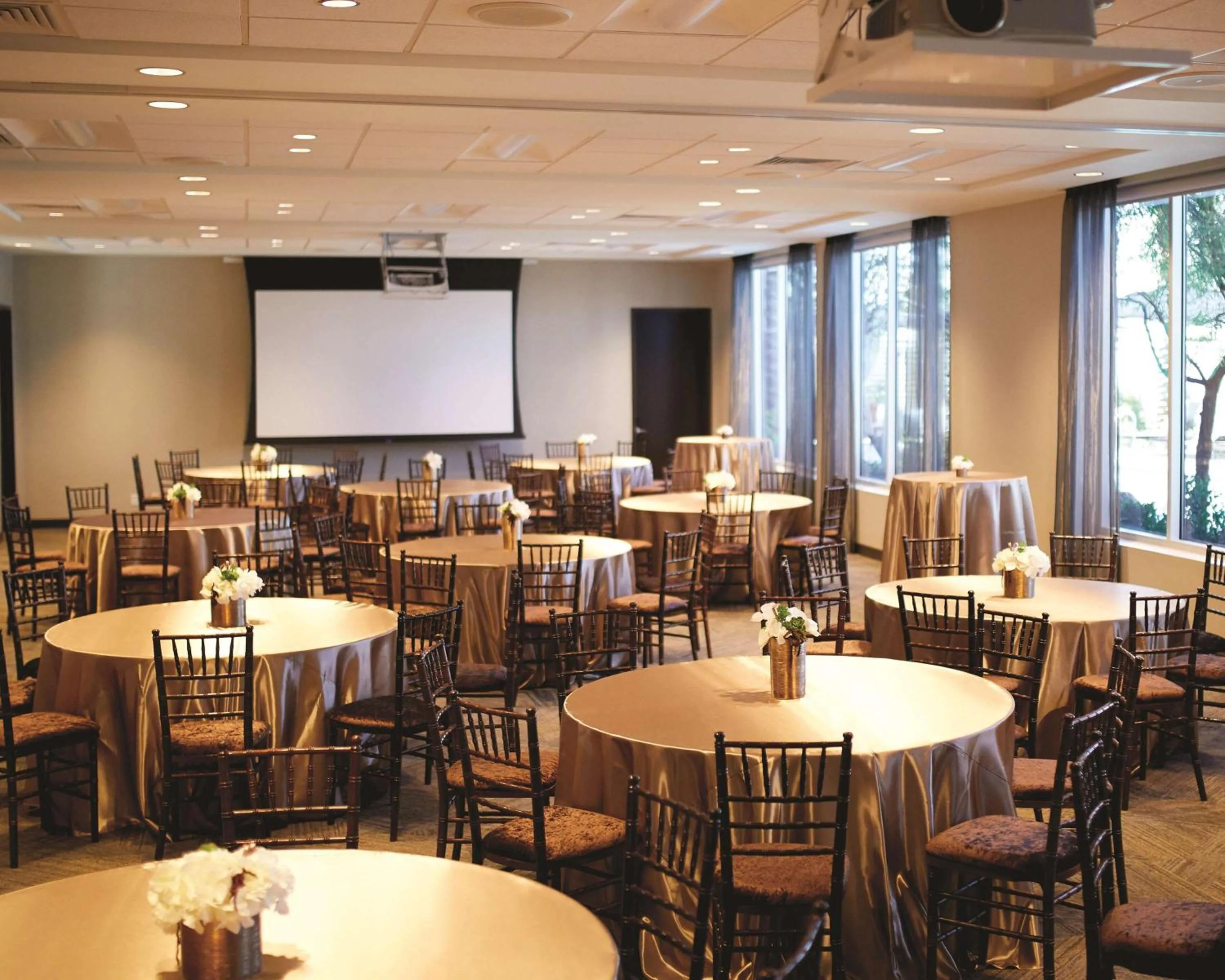 Meeting/conference room in Hyatt Place Las Vegas at Silverton Village