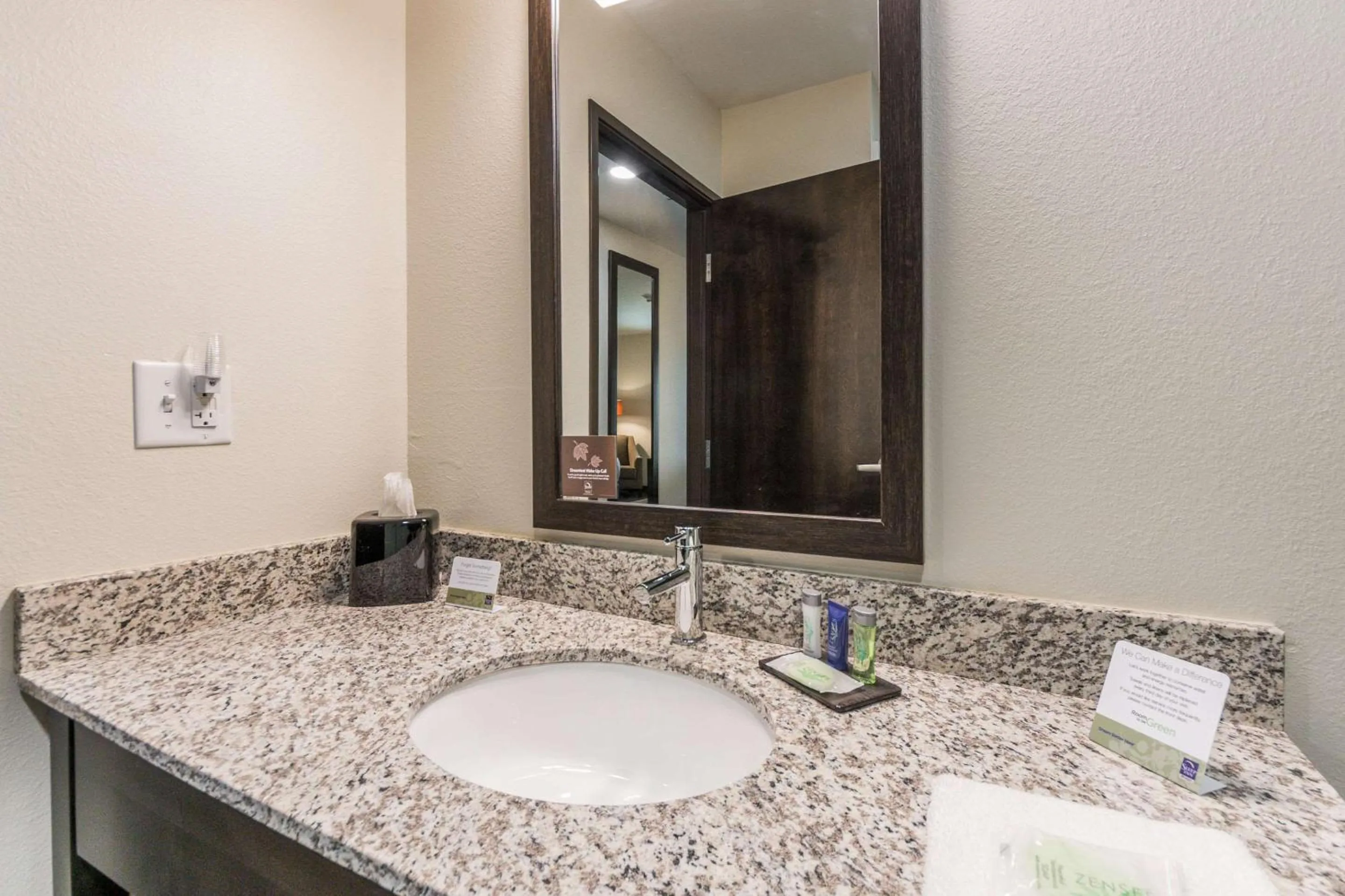 Bathroom in Sleep Inn Baxley