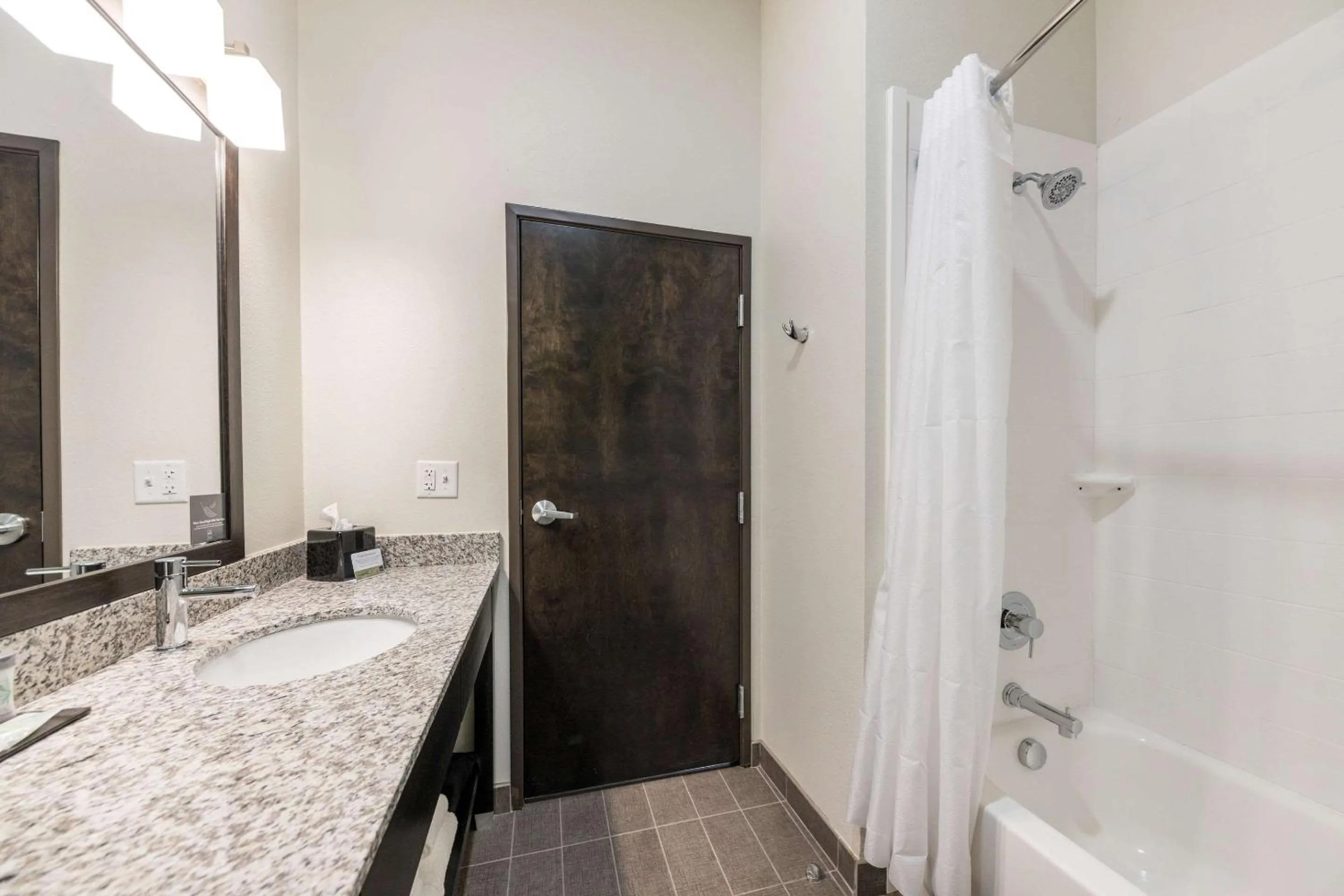 Bathroom in Sleep Inn Baxley