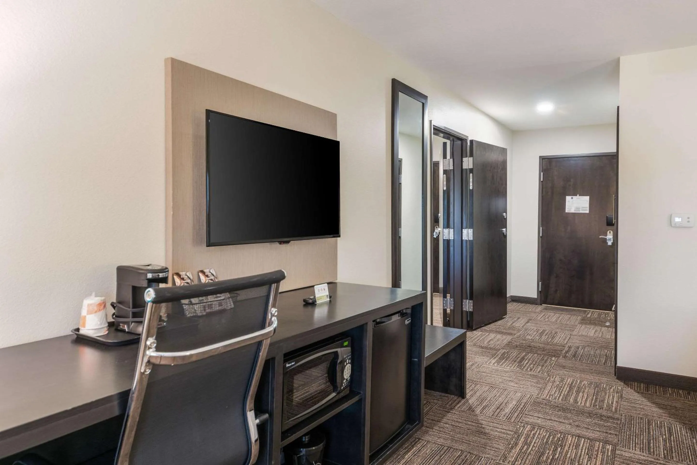 Photo of the whole room in Sleep Inn Baxley