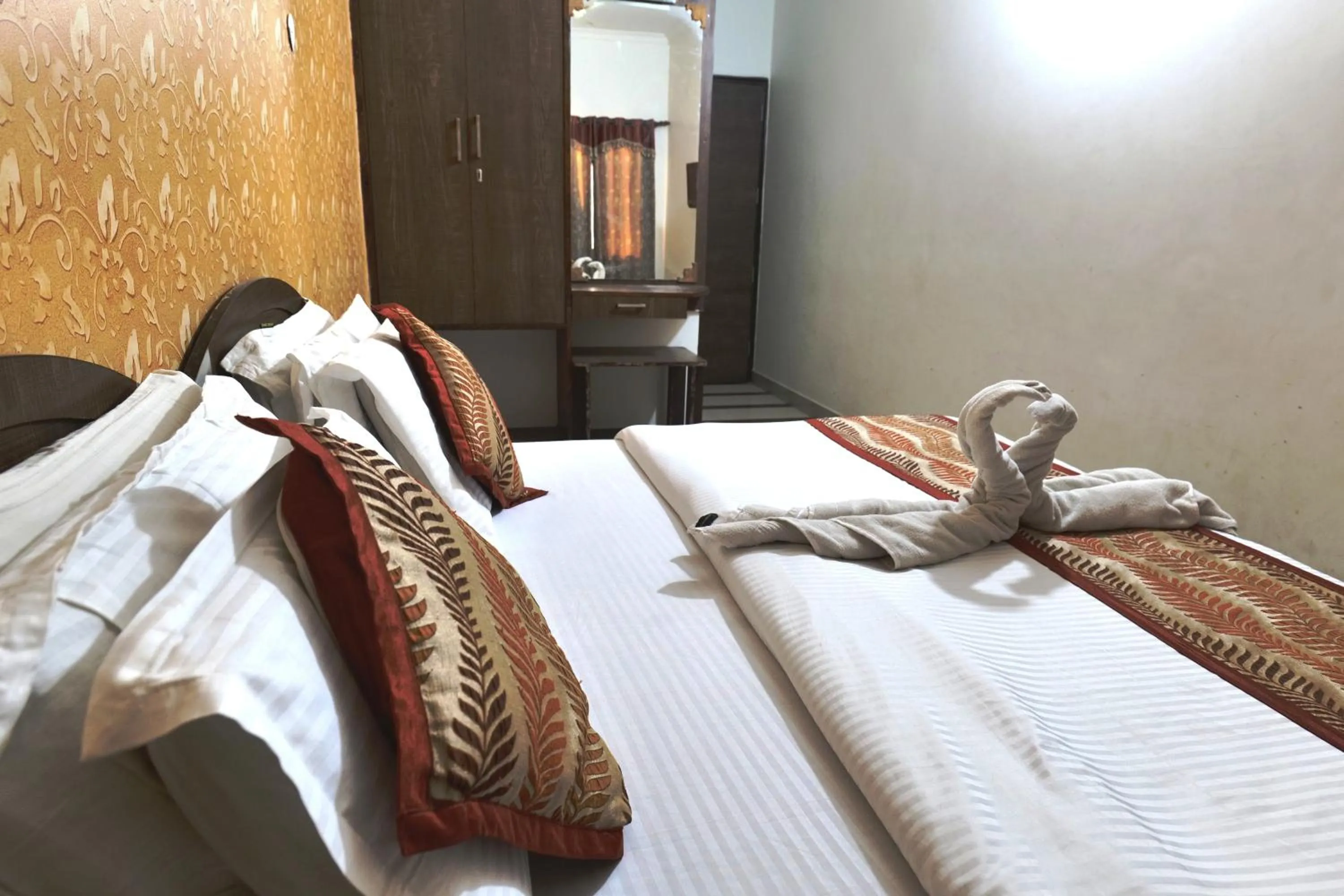 View (from property/room), Bed in Hotel Holiday Comfort - 800 mts from Jallianwala Bagh
