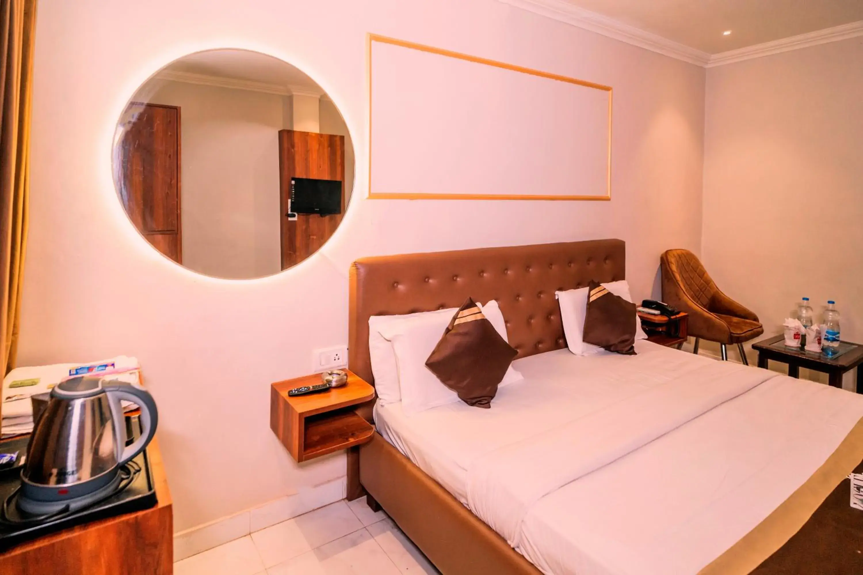 Hotel Holiday Comfort - 800 mts from Jallianwala Bagh Hotel Holiday Comfort - 800 mts from Jallianwala Bagh