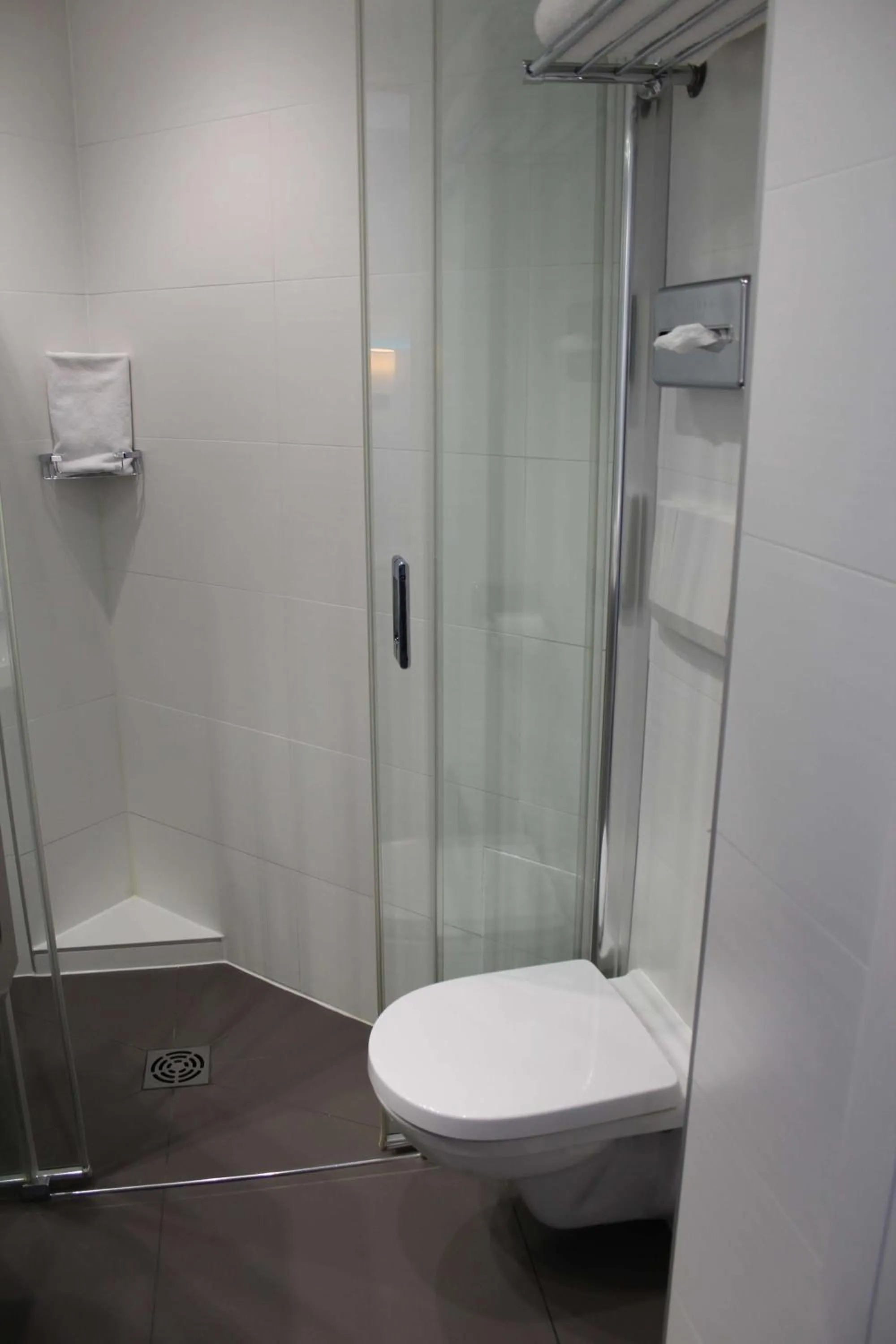 Bathroom in Best Western Plus Hotel Carlton Annecy