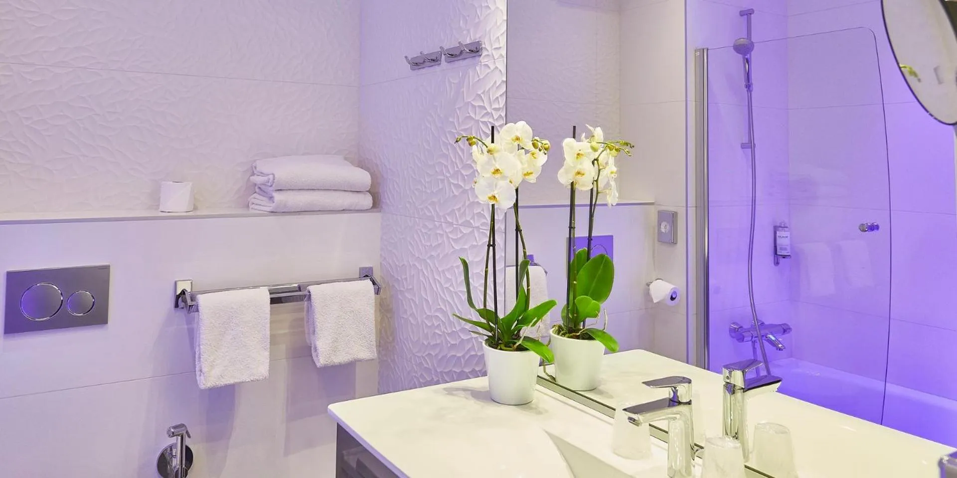 Bathroom in Best Western Plus Hotel Carlton Annecy