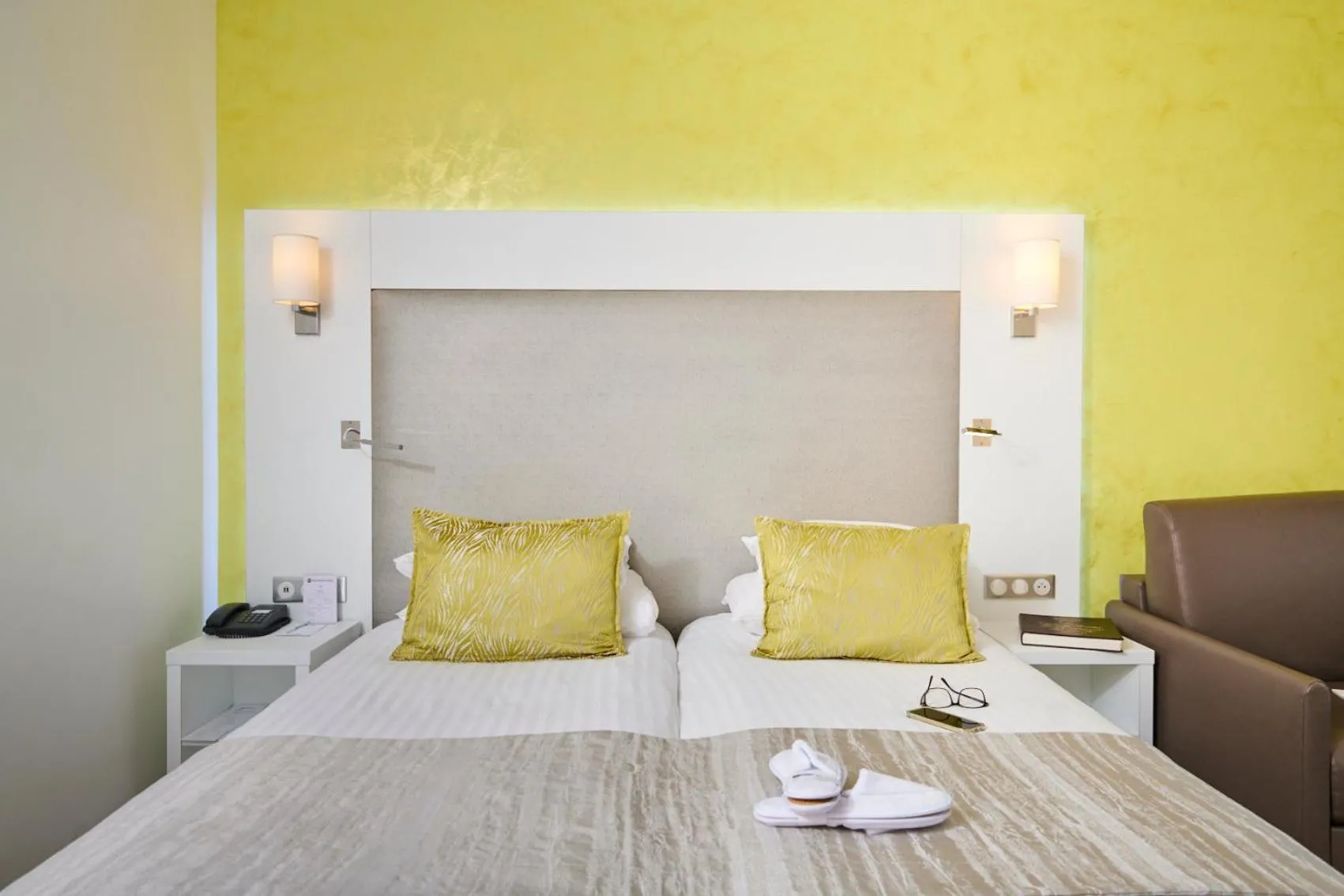 Photo of the whole room, Bed in Best Western Plus Hotel Carlton Annecy