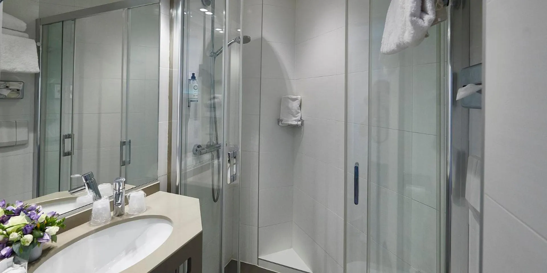 Bathroom in Best Western Plus Hotel Carlton Annecy