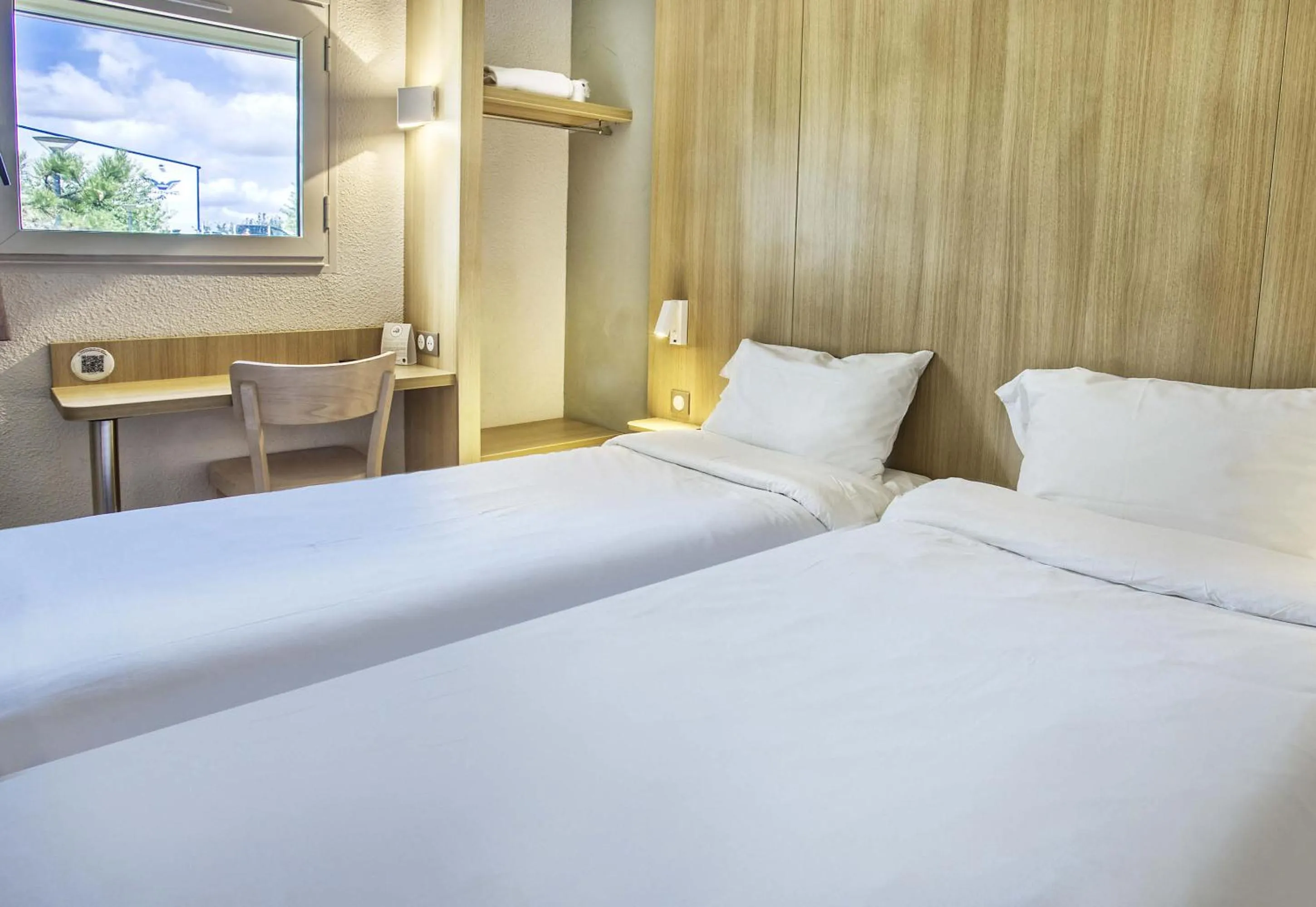 Bedroom, Bed in B&B HOTEL Angoulême