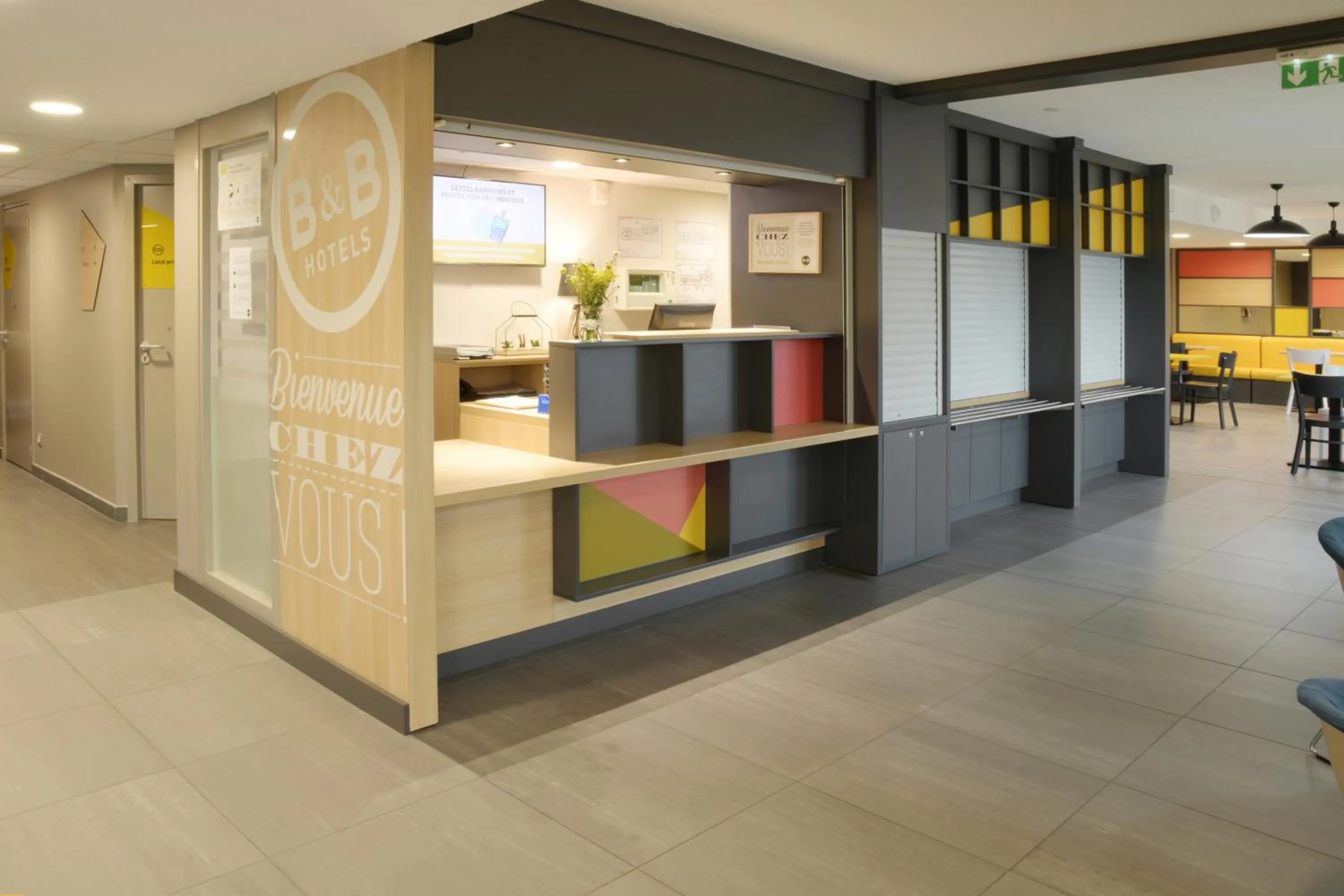 Lobby or reception in B&B HOTEL Angoulême