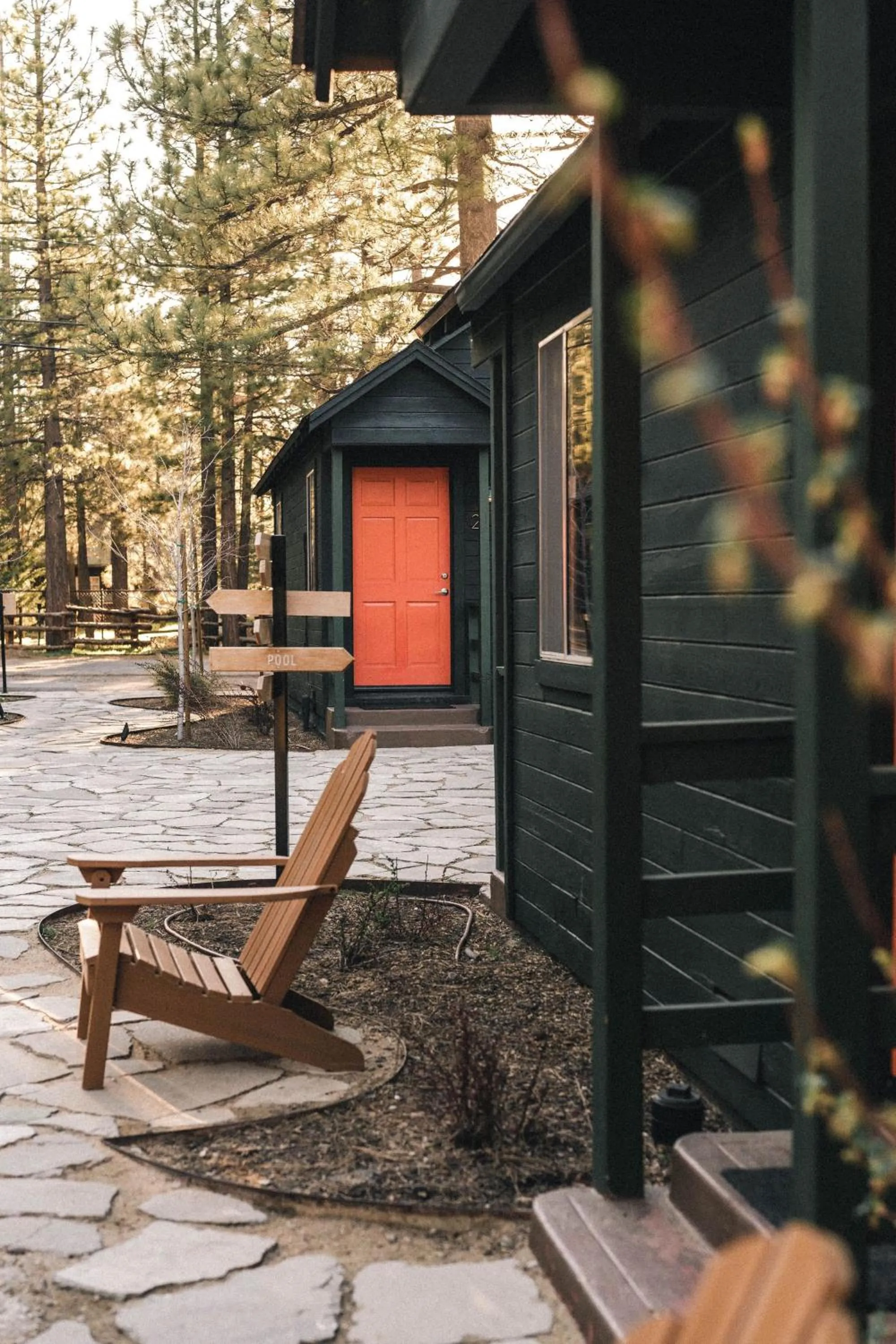 Facade/entrance in Noon Lodge