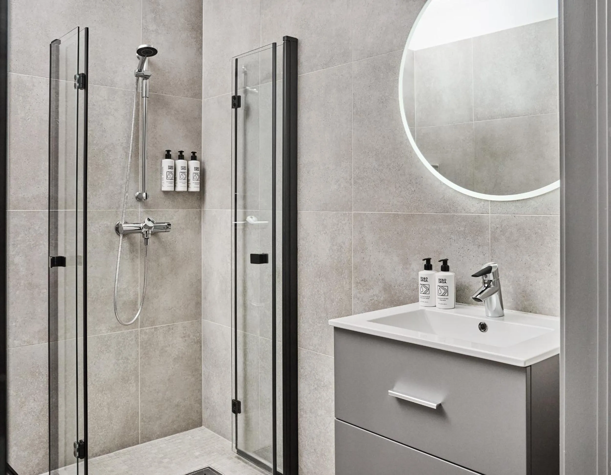 Shower in Hotel Filip