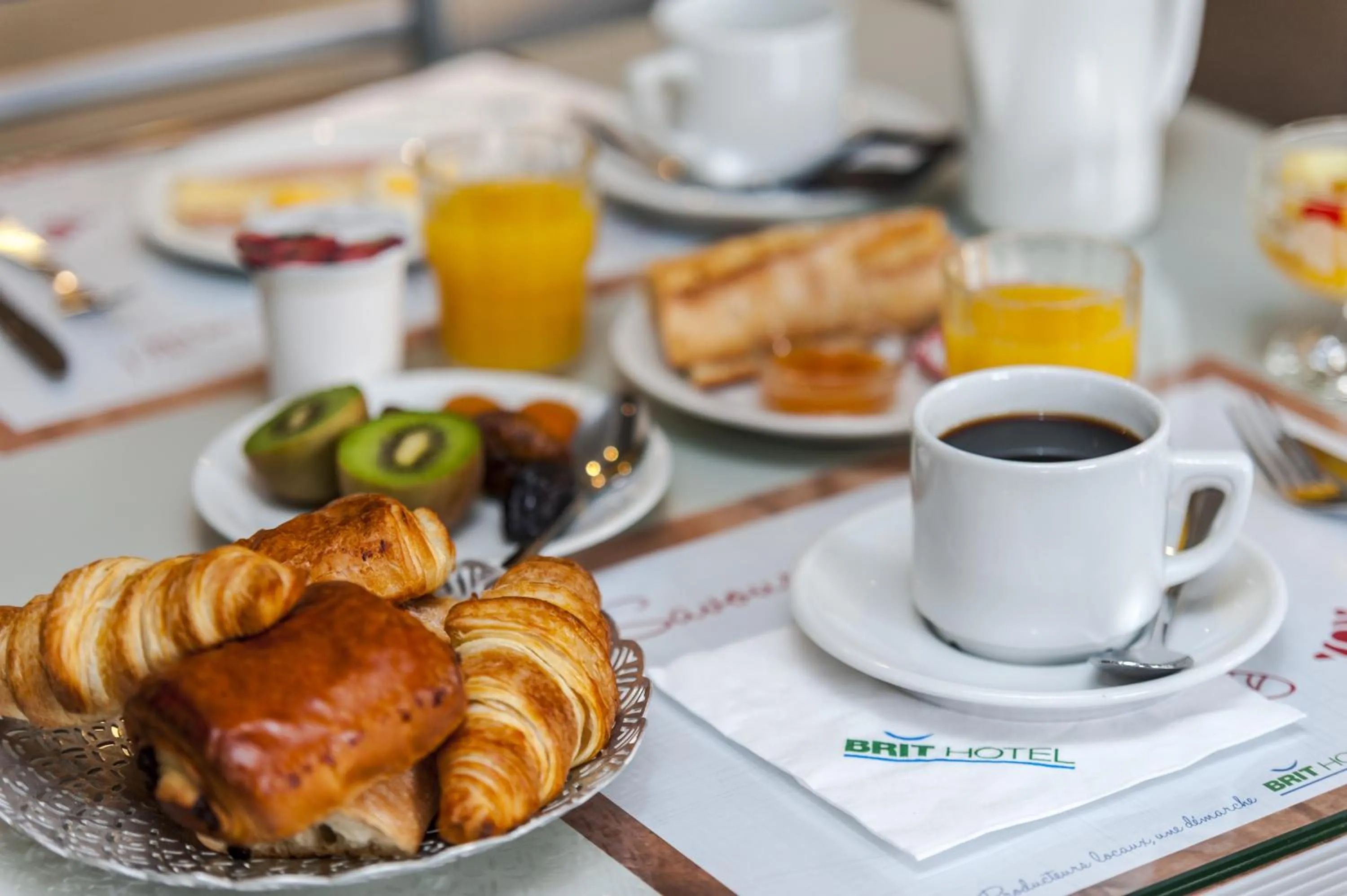 Breakfast in Brit Hotel Cahors - Le France