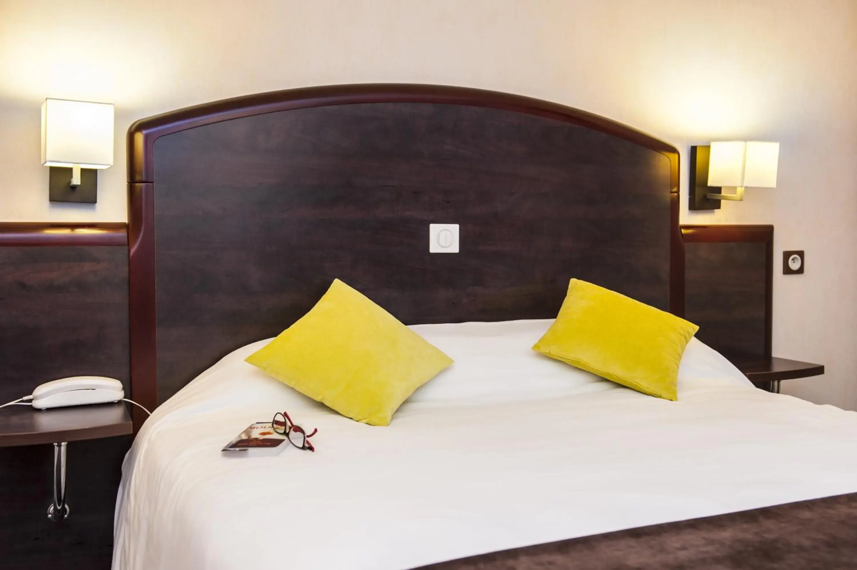 Bedroom in Brit Hotel Cahors - Le France Bedroom in Brit Hotel Cahors - Le France