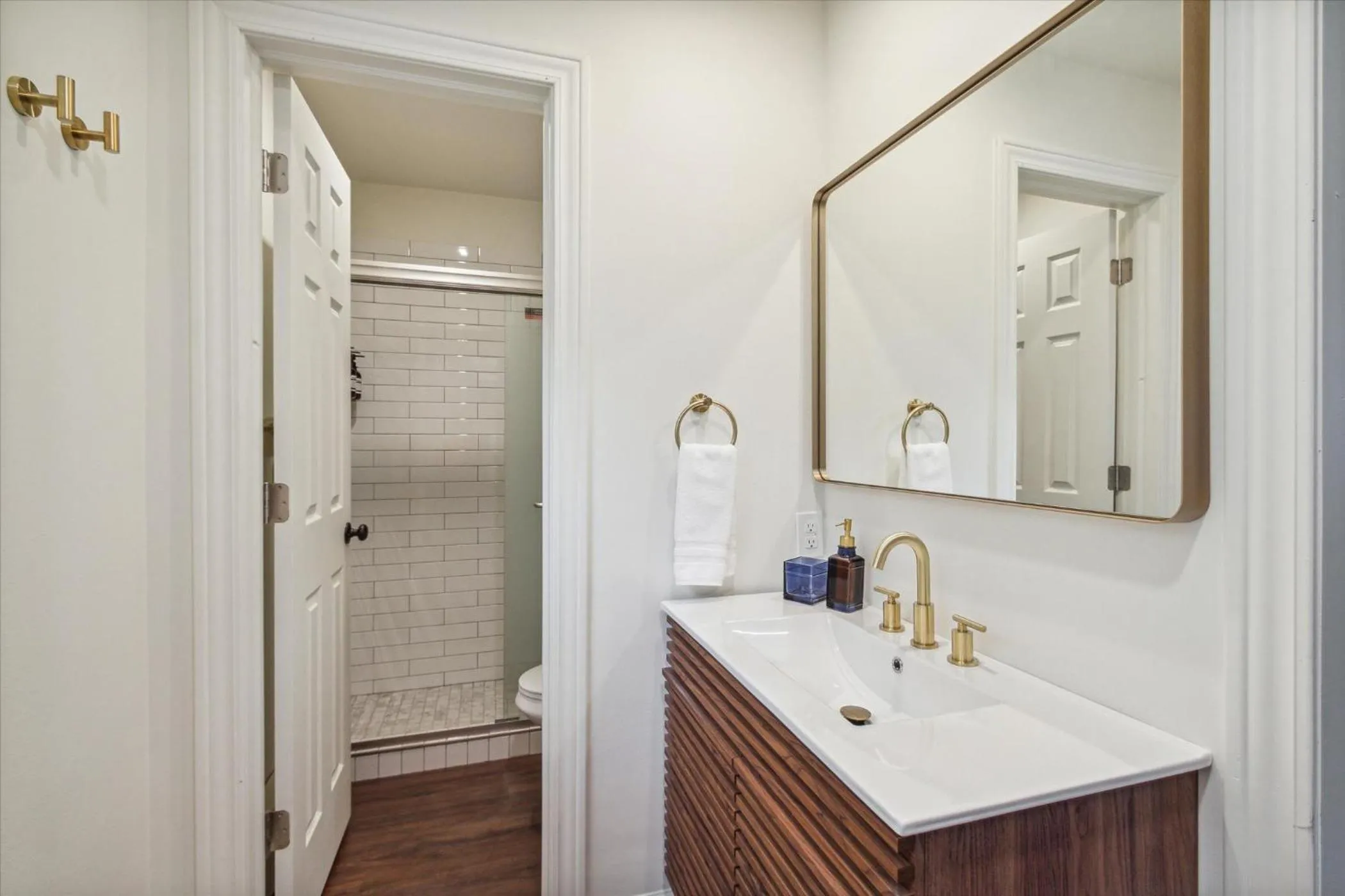 Bathroom in Bay Inn Of Petoskey