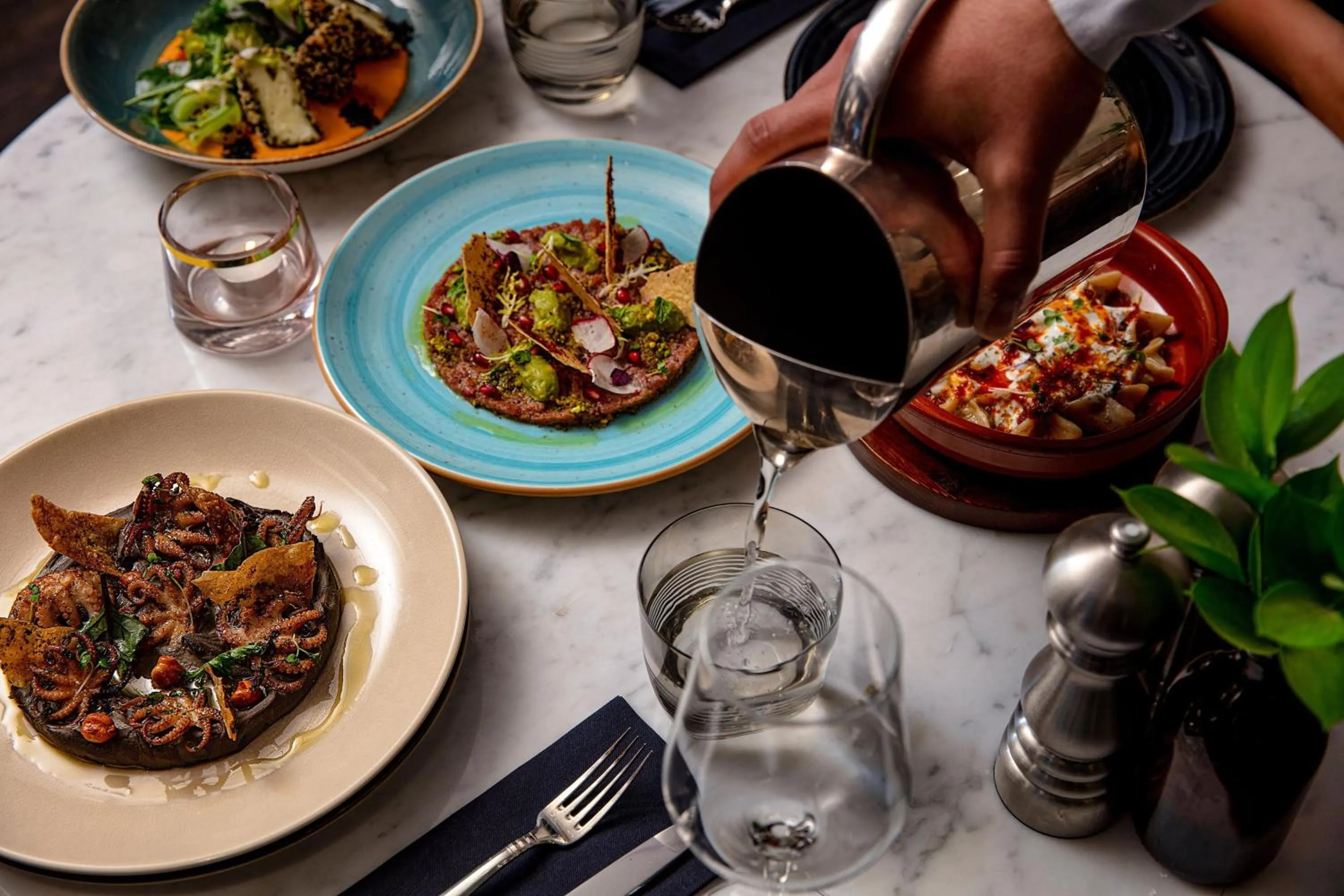 Restaurant/places to eat in The St. Regis Amman