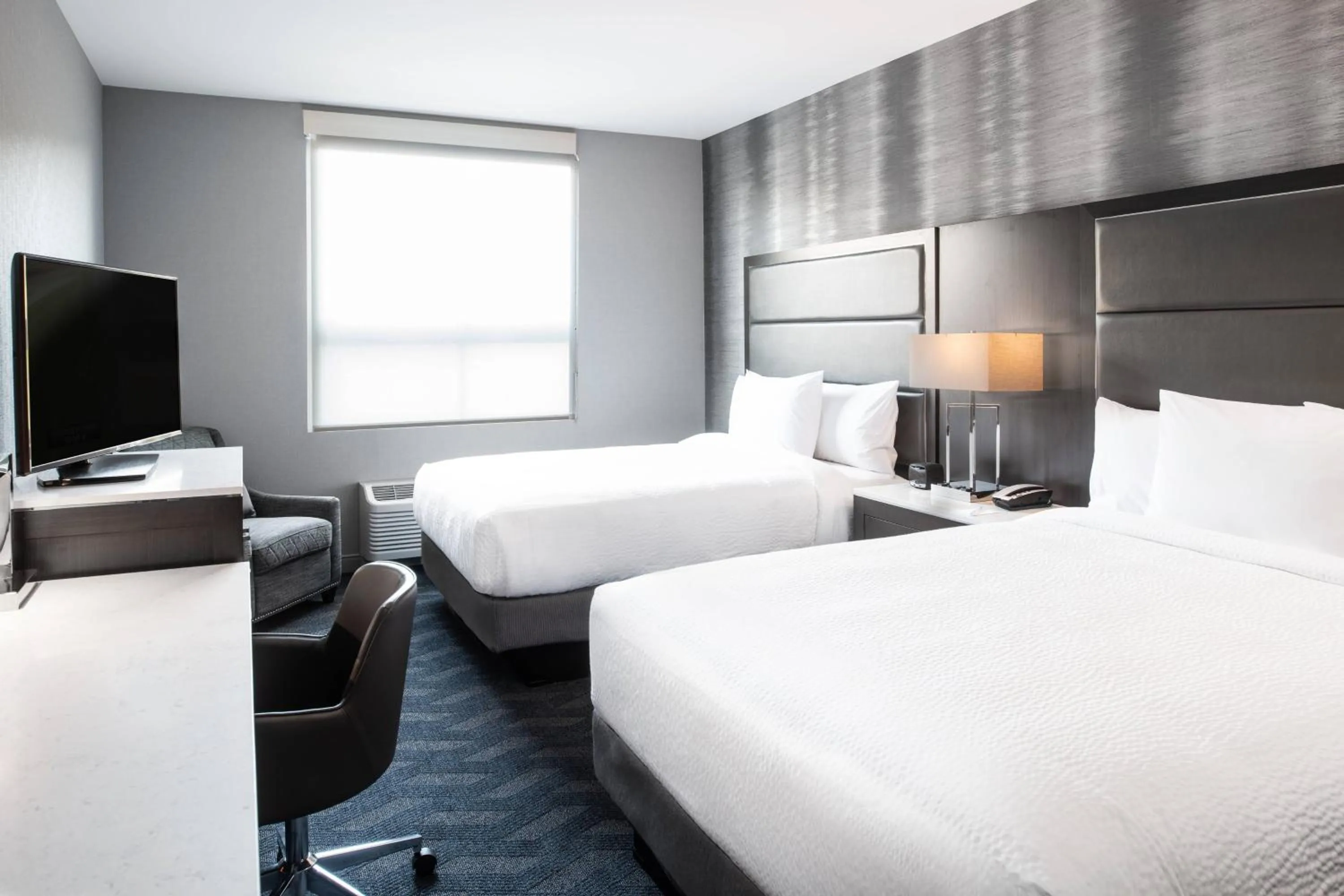 Photo of the whole room, Bed in Fairfield Inn & Suites by Marriott Boston Logan Airport/Chelsea