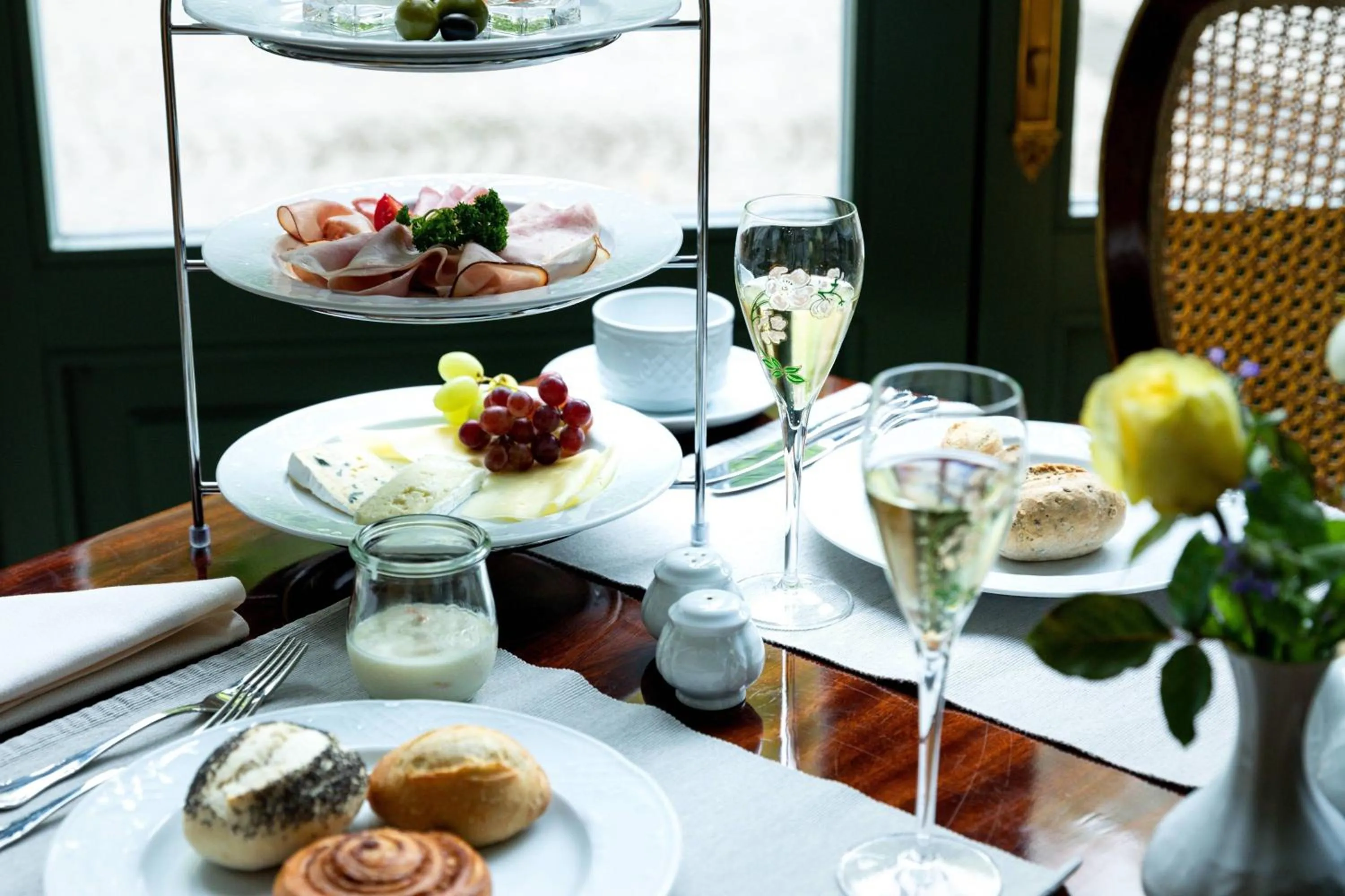 Breakfast in Schloss Lieser, Autograph Collection