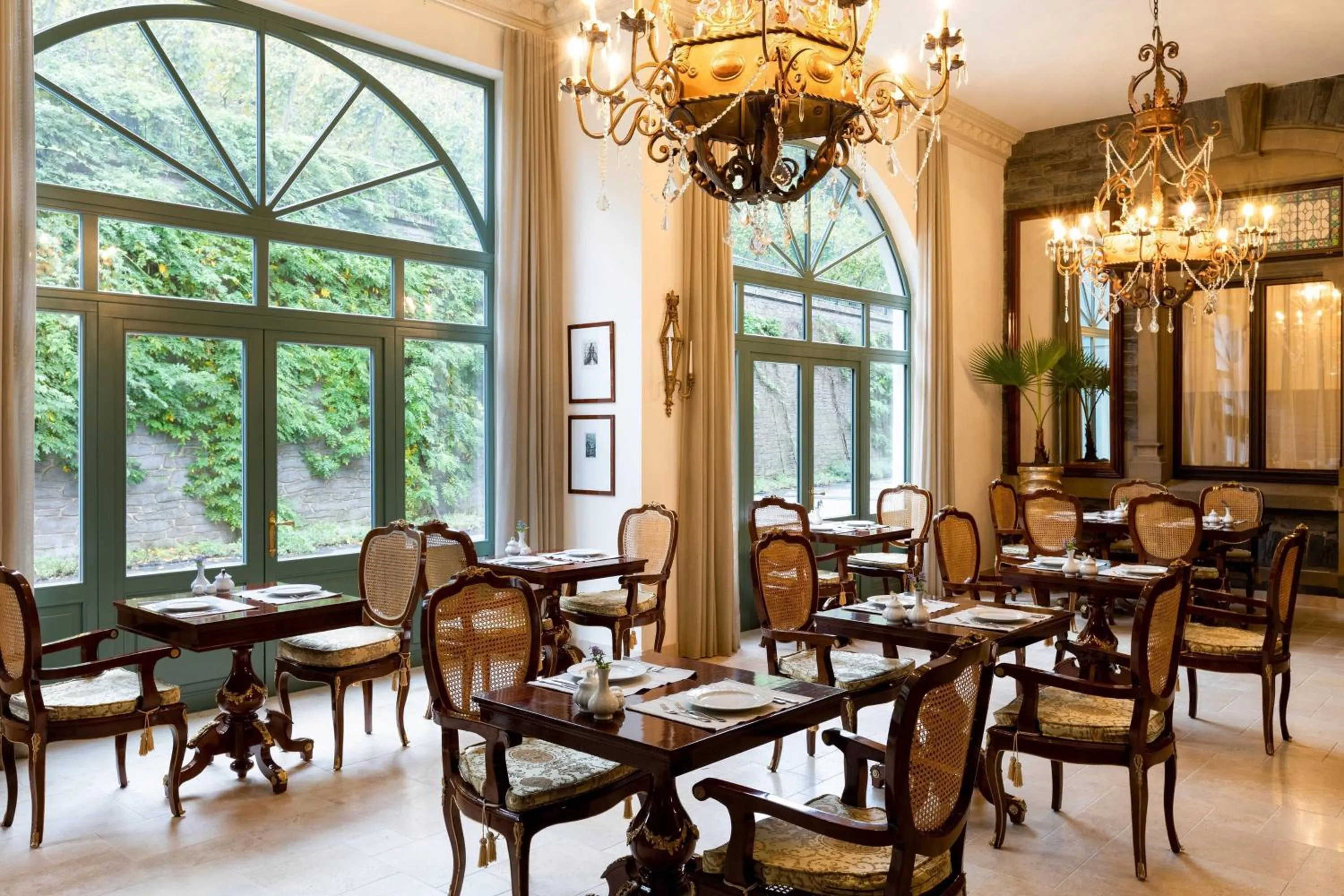 Breakfast in Schloss Lieser, Autograph Collection