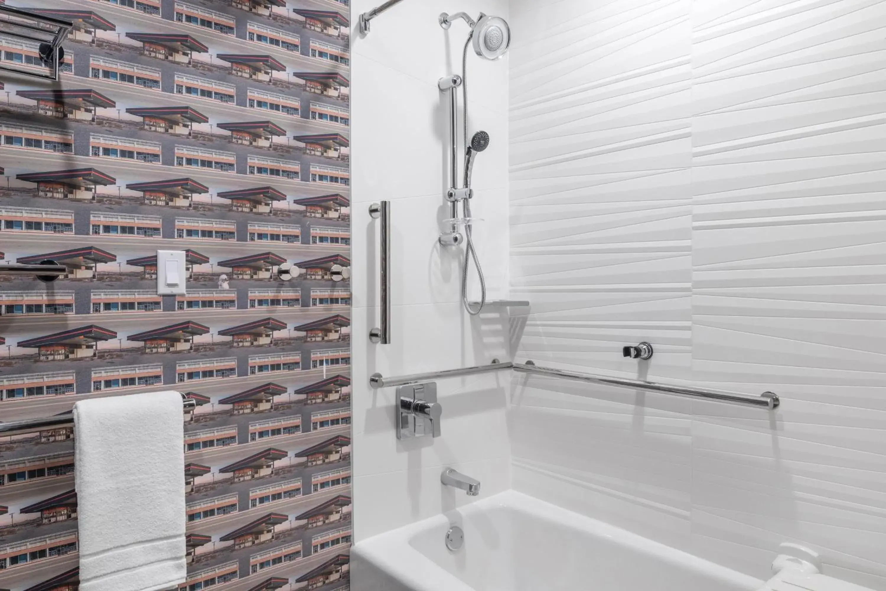 Savvy Junior Queen Suite with Adapted Tub - Mobility Accessible in Aloft Oklahoma City Quail Springs Savvy Junior Queen Suite with Adapted Tub - Mobility Accessible in Aloft Oklahoma City Quail Springs