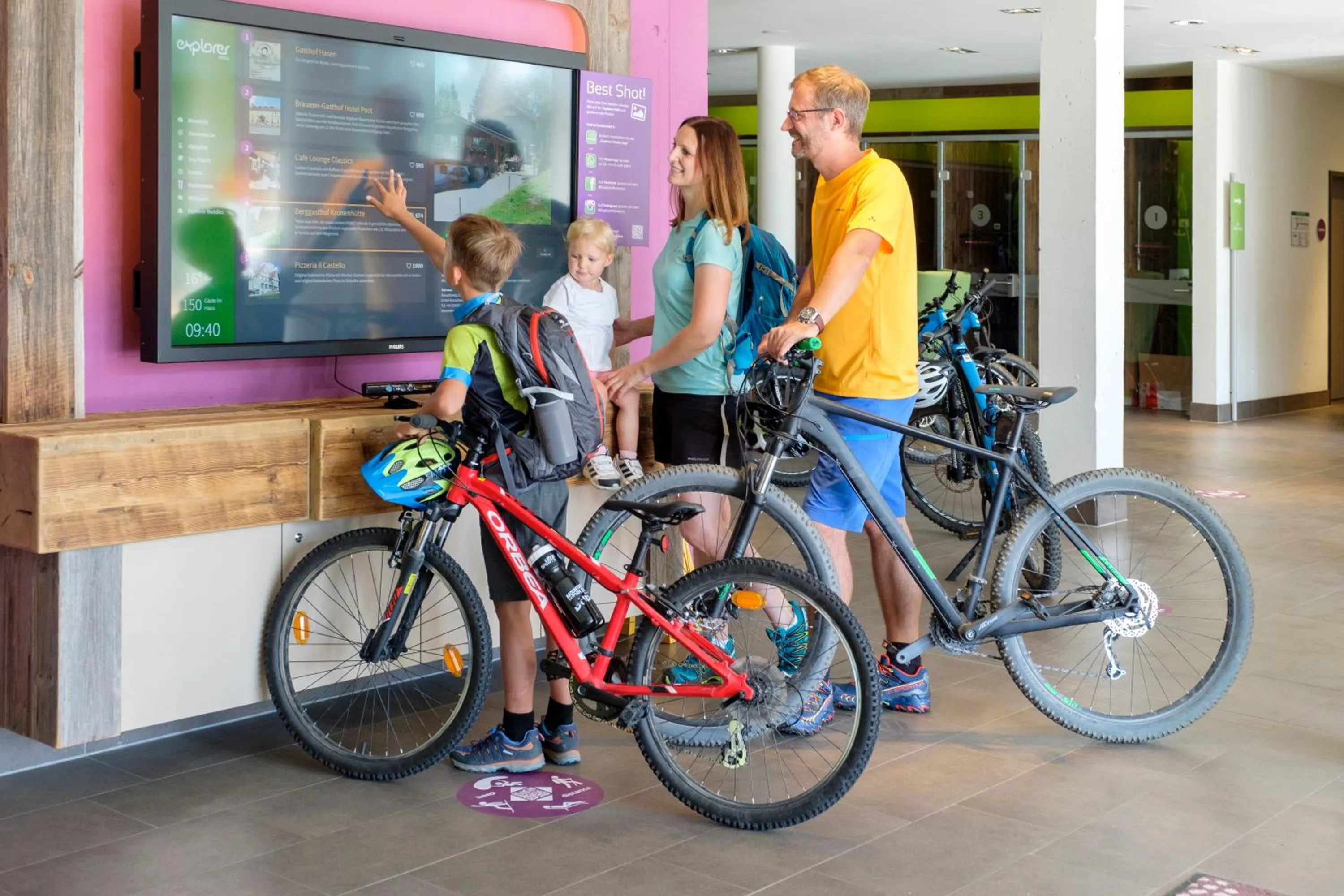 Lounge or bar in Explorer Hotel Bad Kleinkirchheim