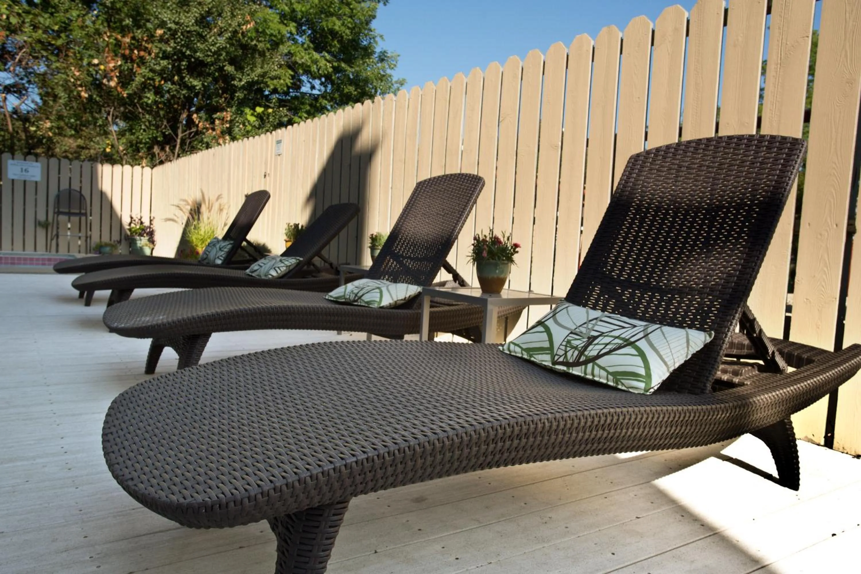 Patio in Maplewood Hotel