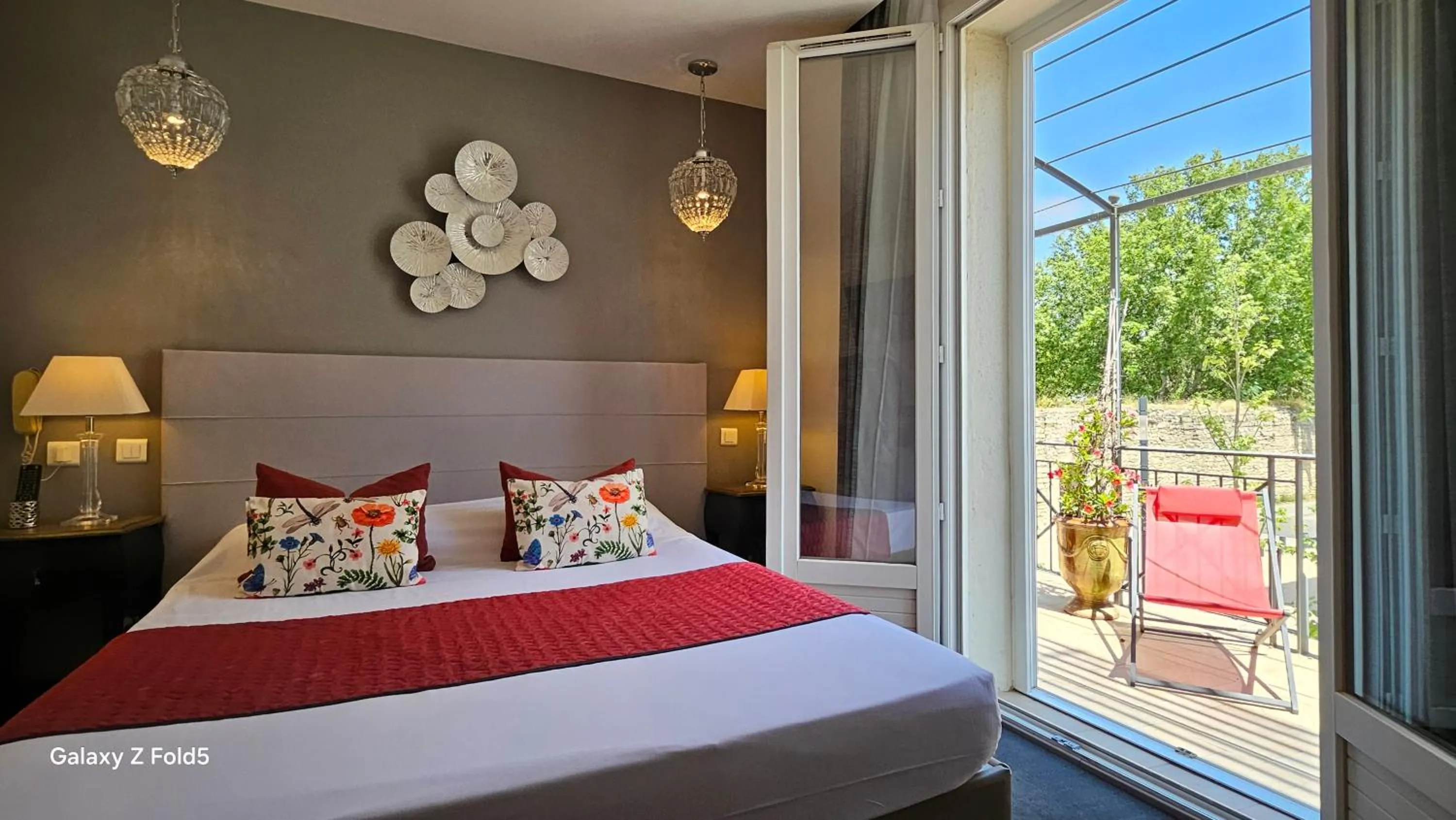 Balcony/Terrace, Bed in Brit Hotel Acacias