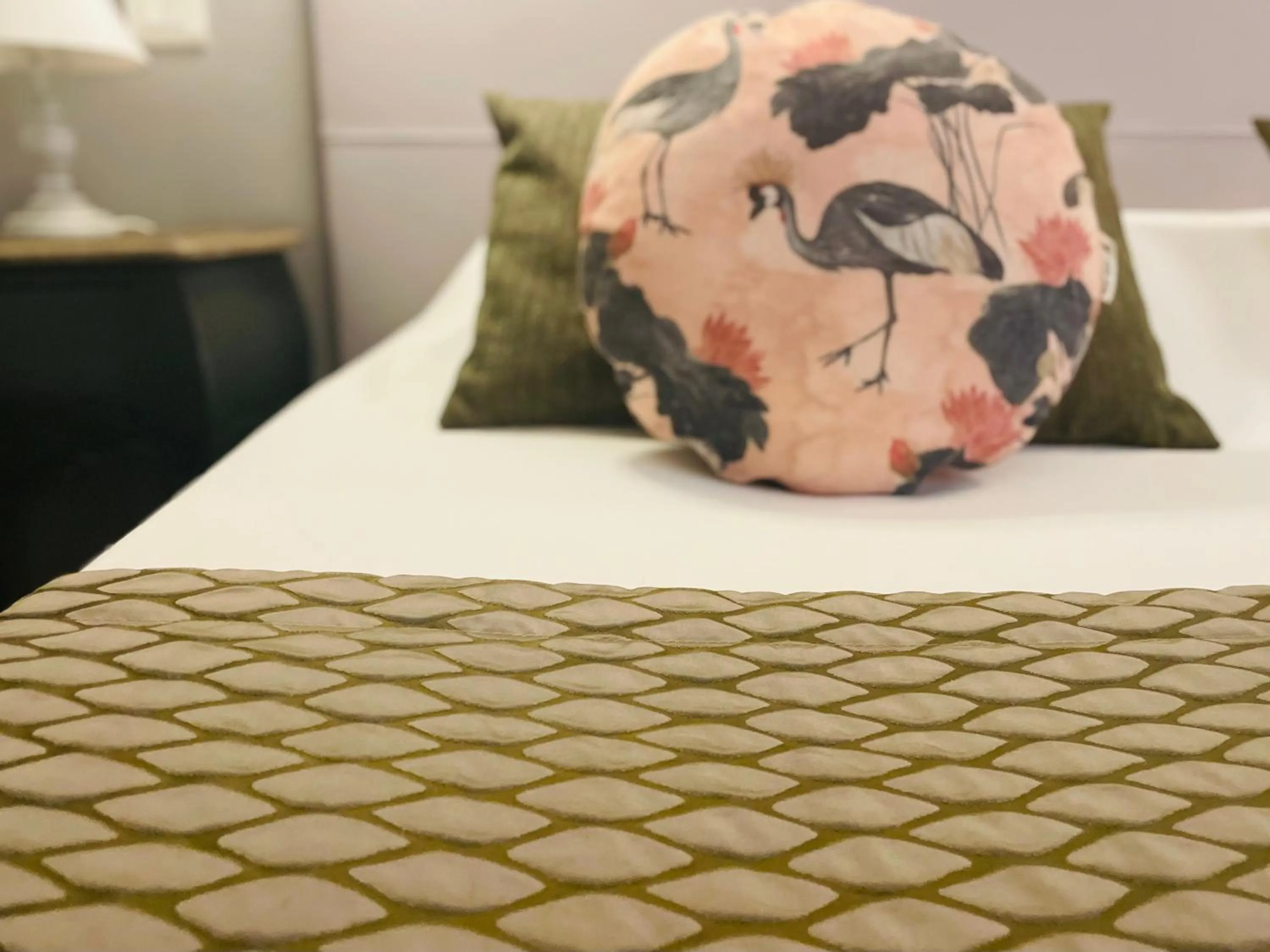 Bed in Brit Hotel Acacias