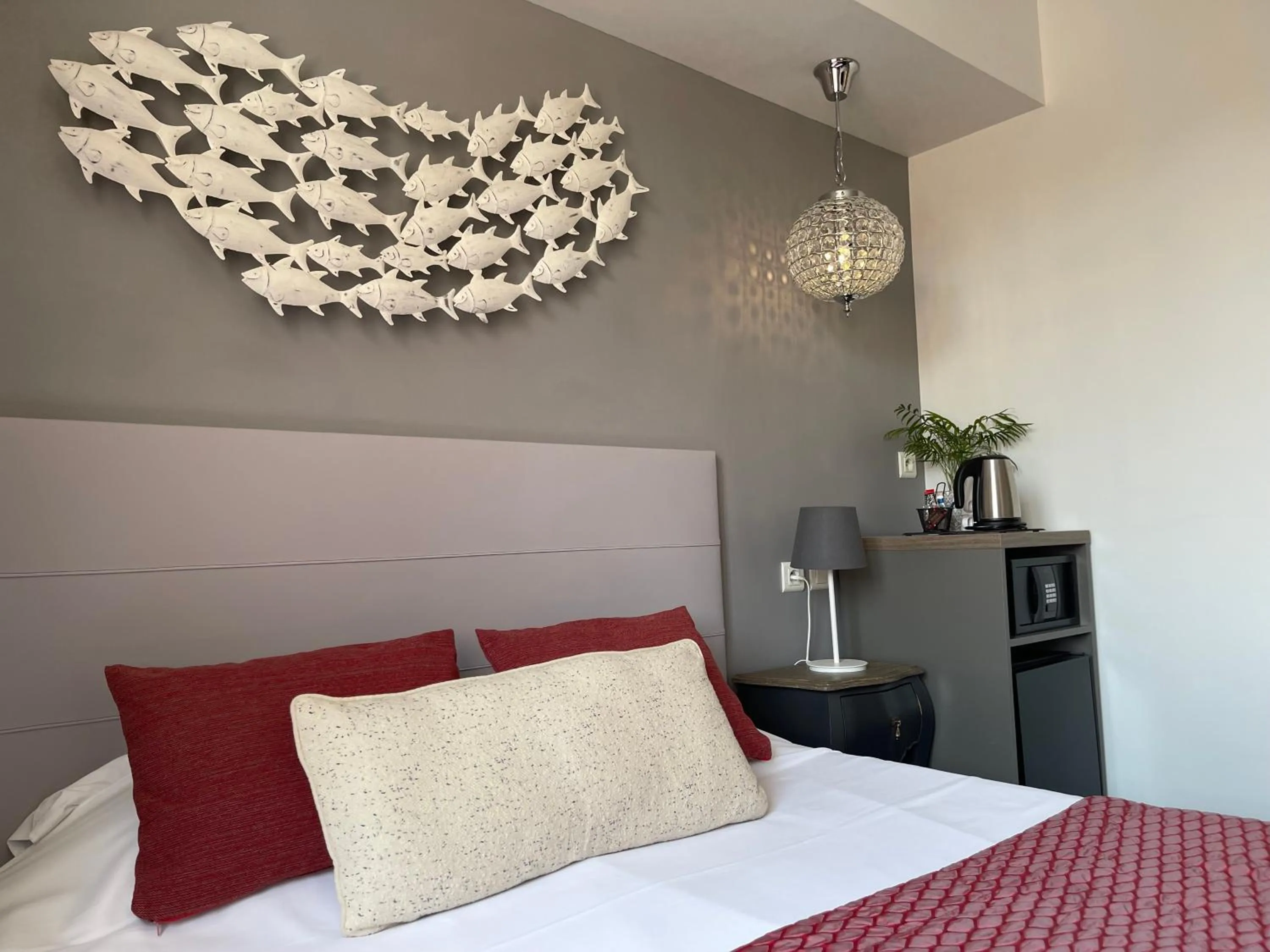 Bedroom, Bed in Brit Hotel Acacias