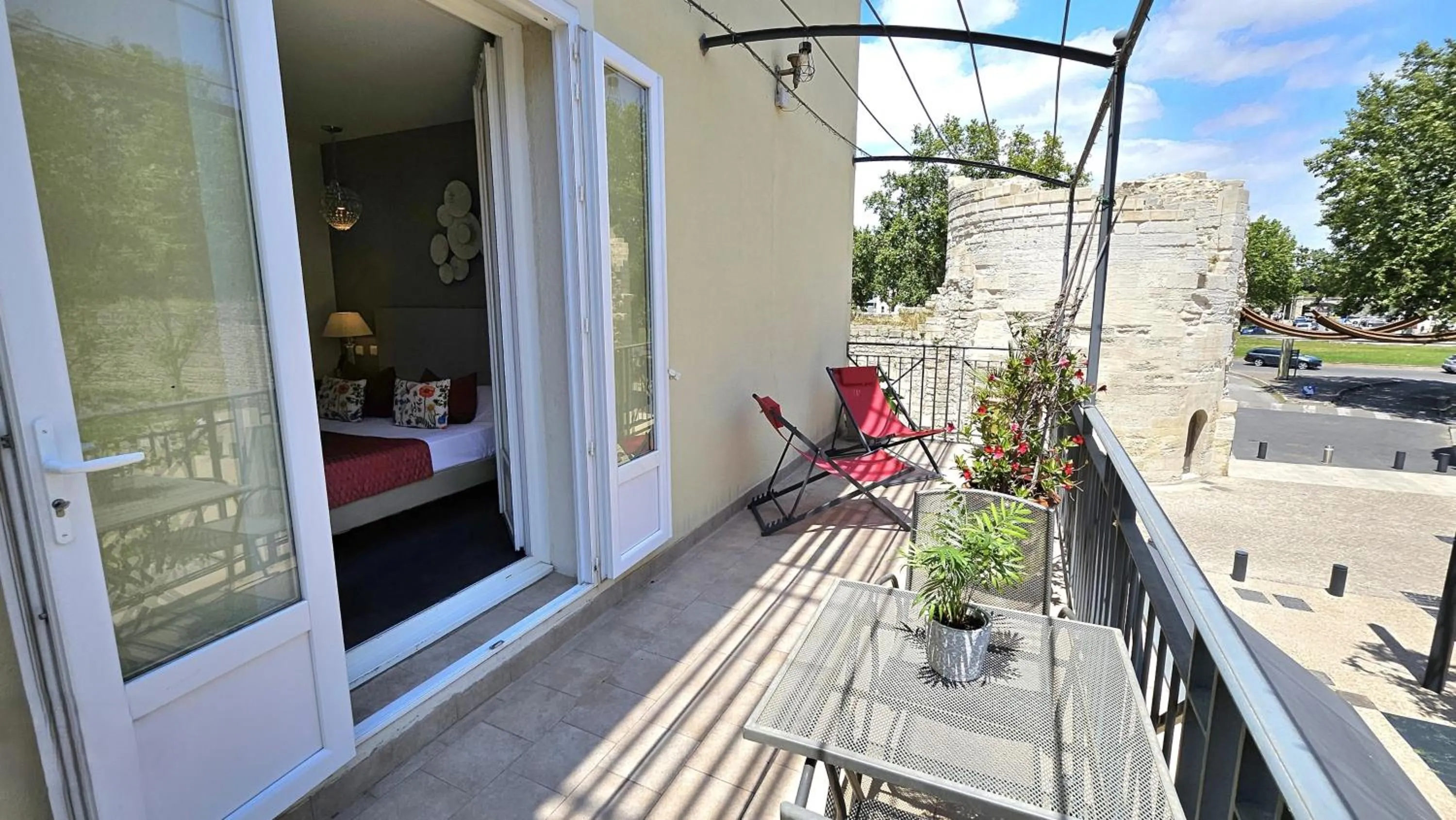 Patio in Brit Hotel Acacias