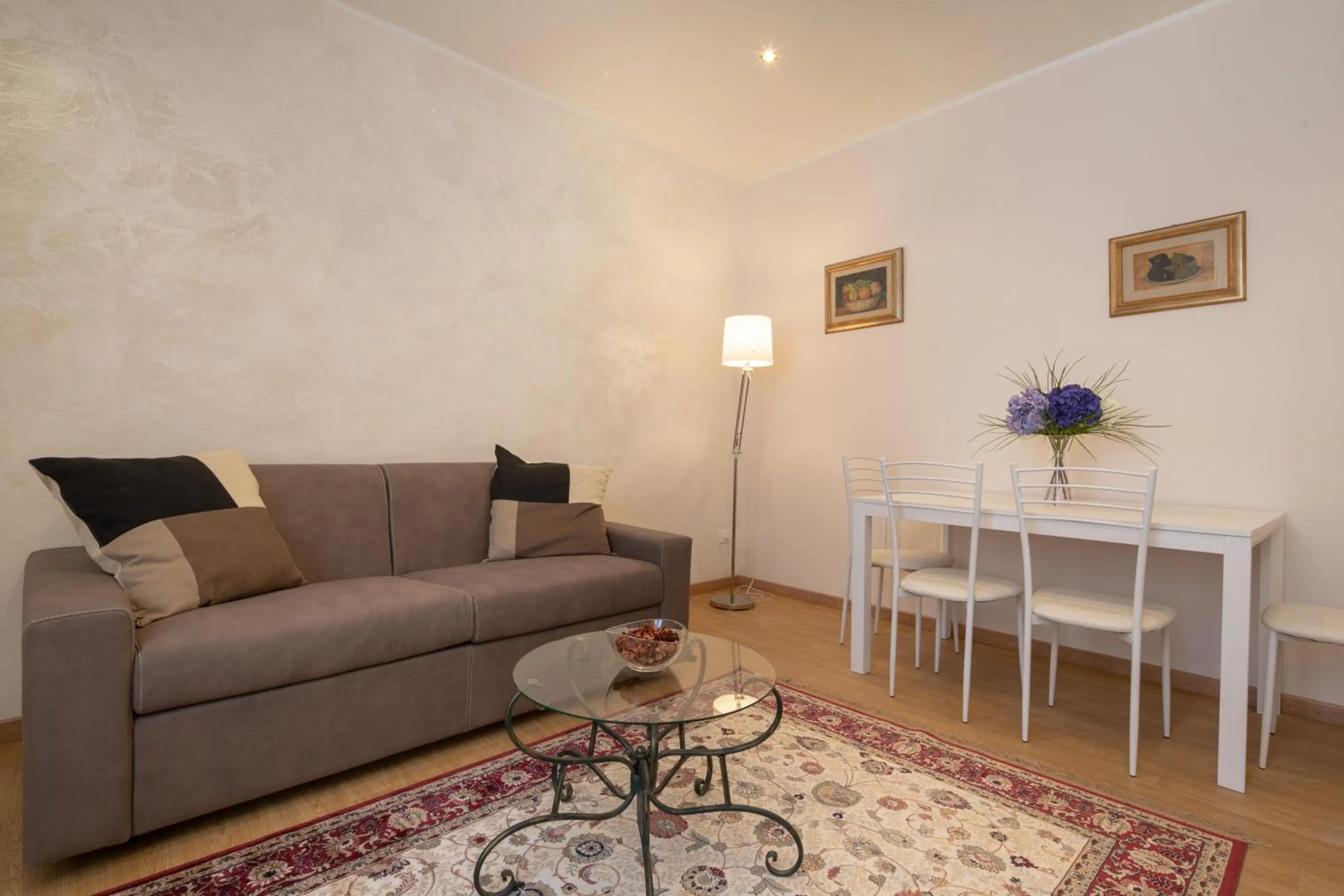 Living room in Modern Duomo View by Mmega