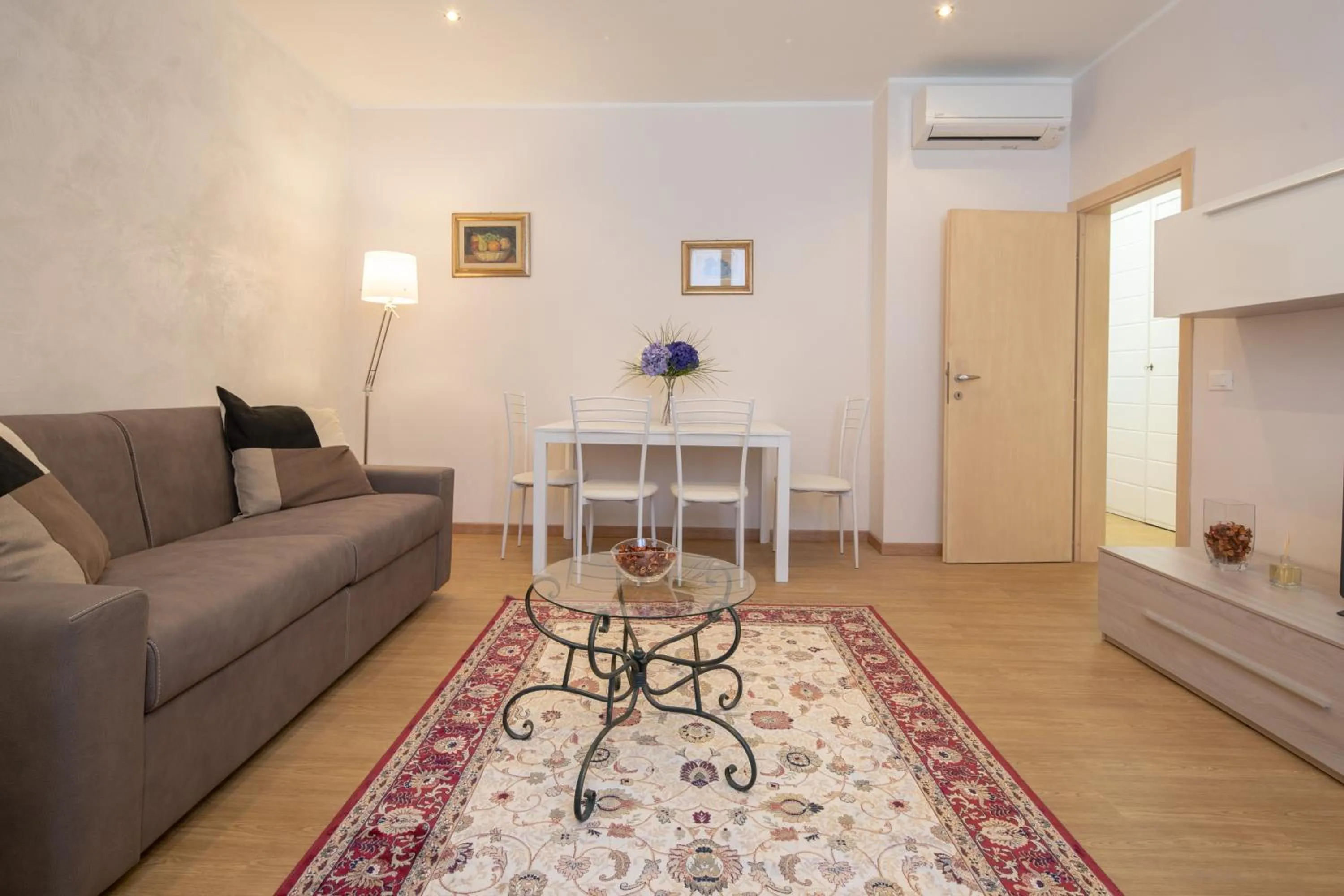 Living room in Modern Duomo View by Mmega