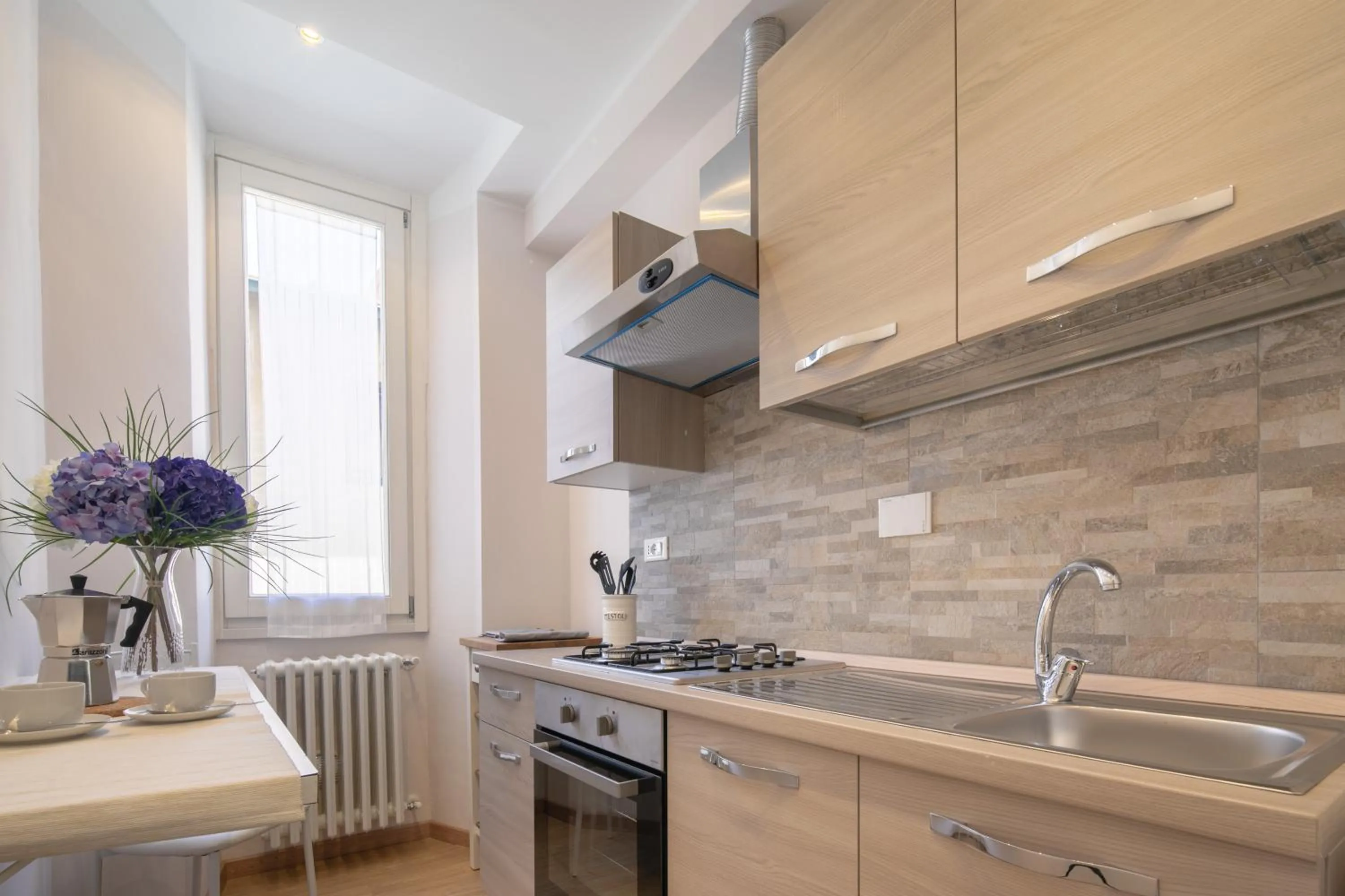 Kitchen or kitchenette in Modern Duomo View by Mmega