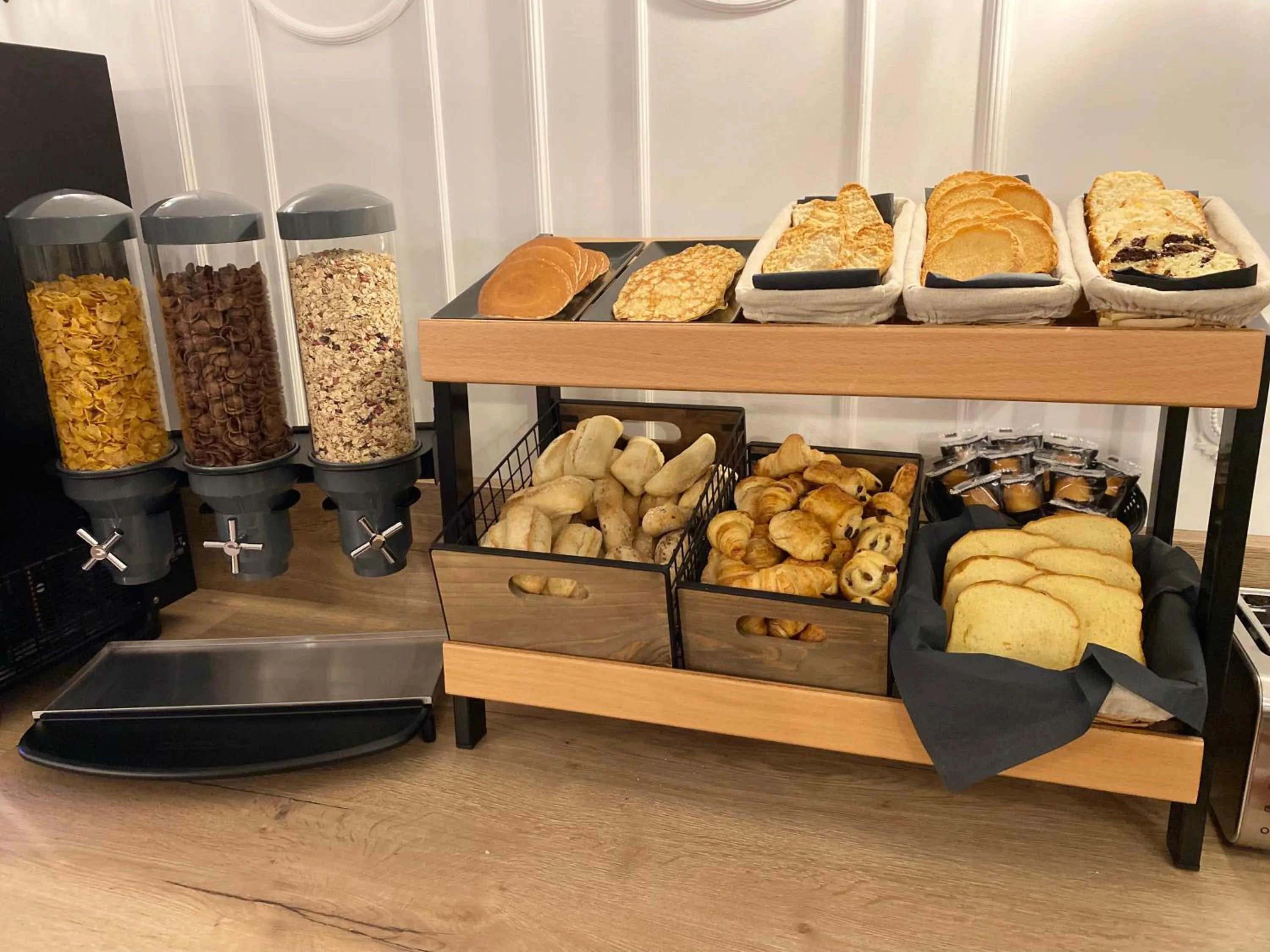 Breakfast in Hotel du Louvre