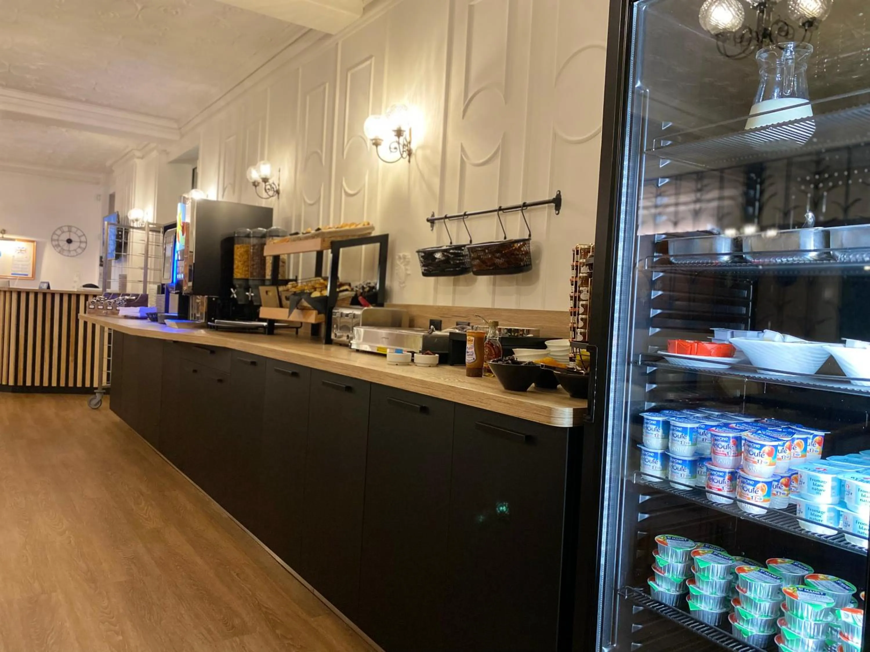 Breakfast in Hotel du Louvre