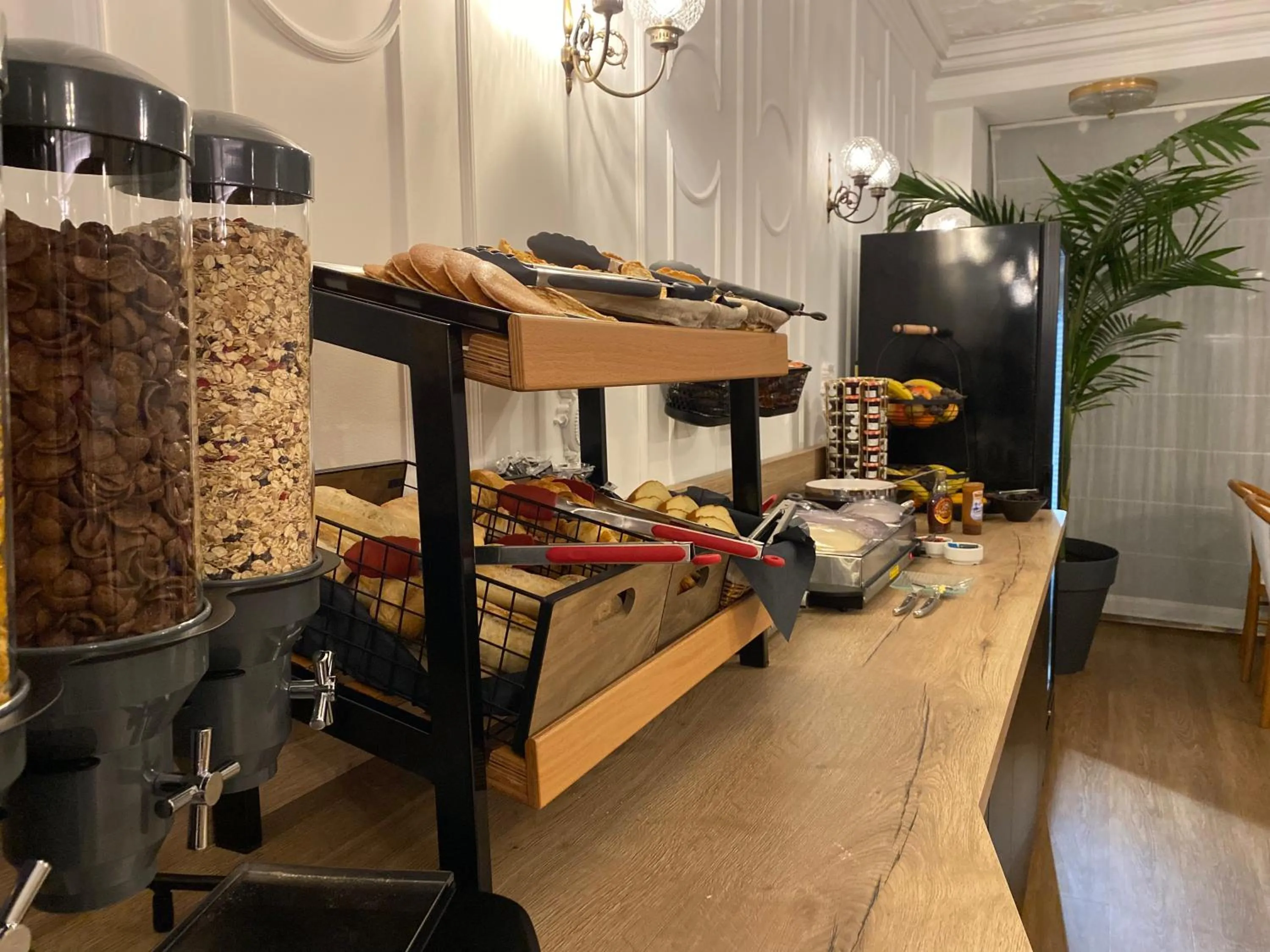 Breakfast in Hotel du Louvre