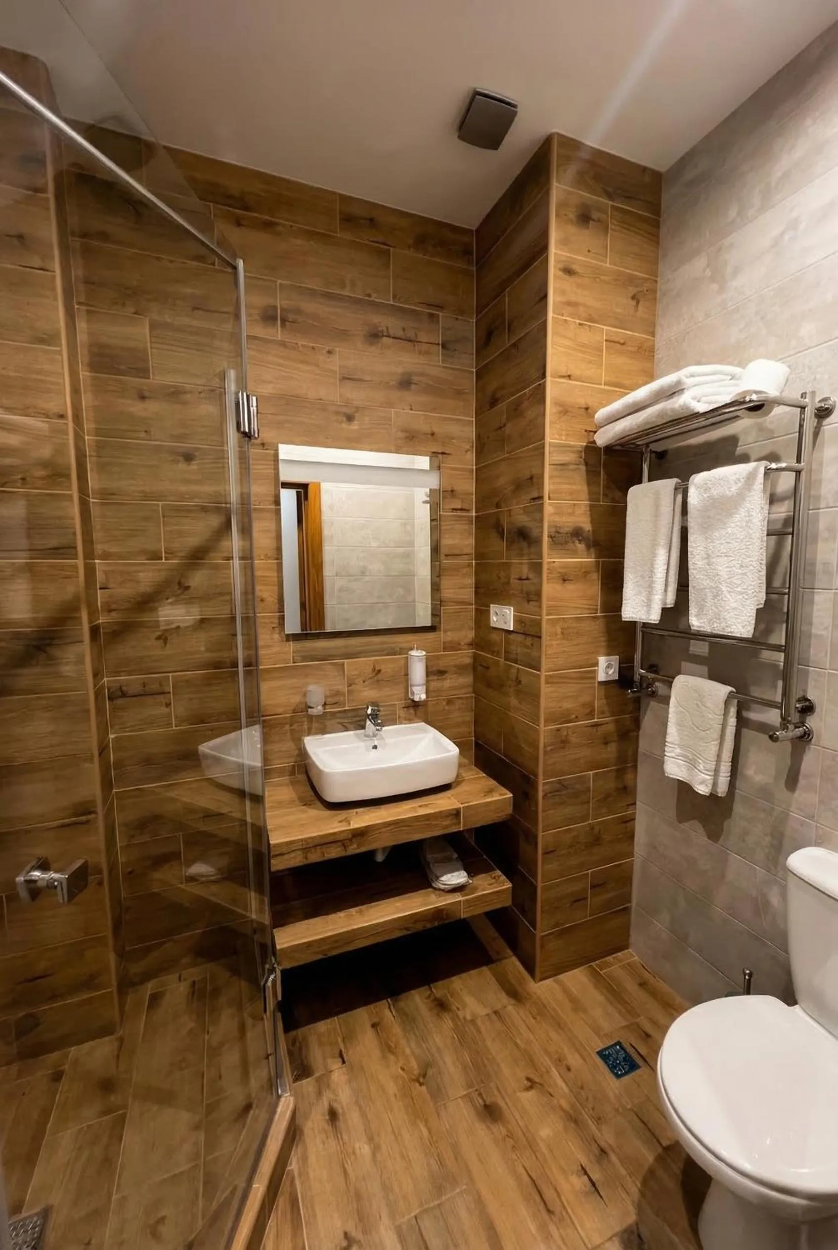 Shower in Mykonos Hotel Apart - Maestro