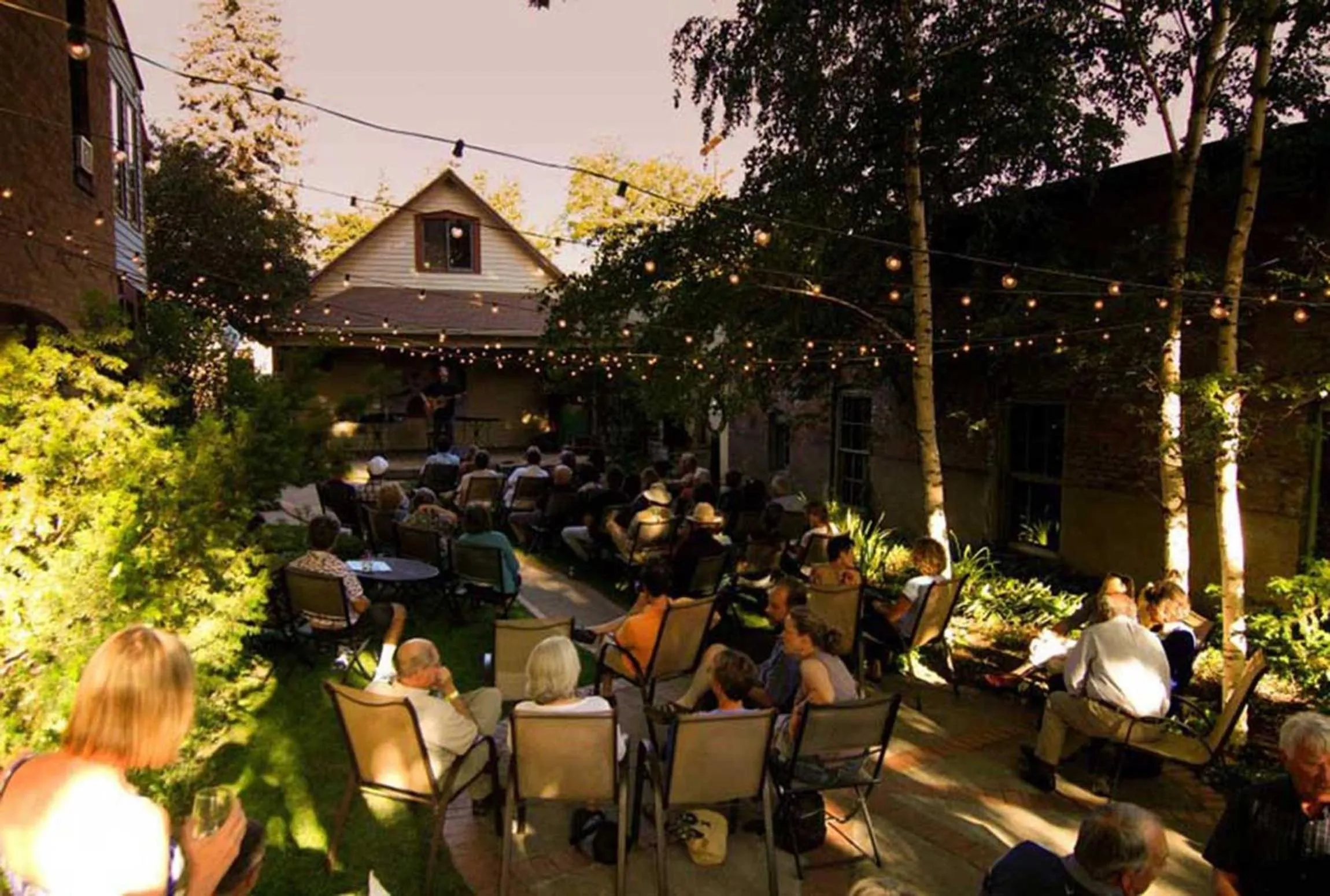 Facade/entrance in The Rochester Hotel