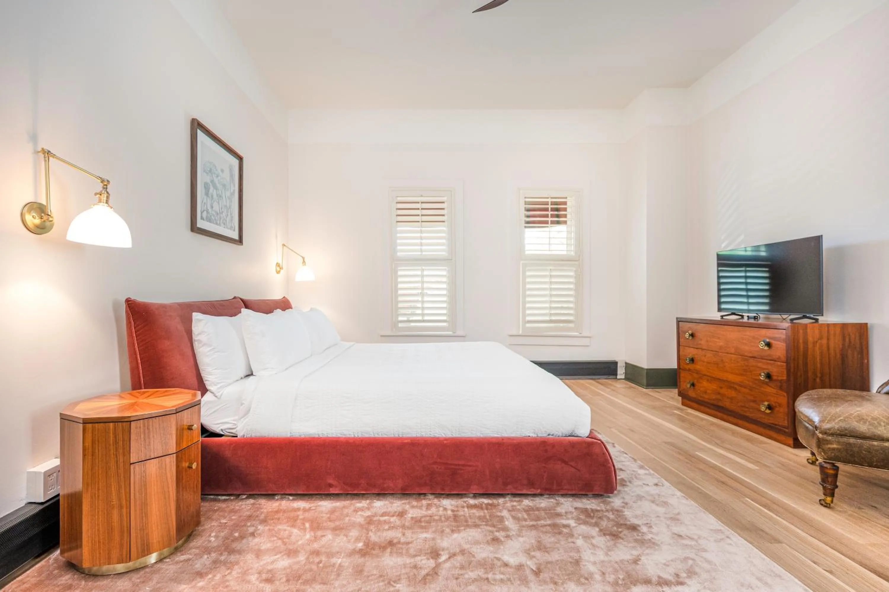 Bedroom, Bed in The Rochester Hotel