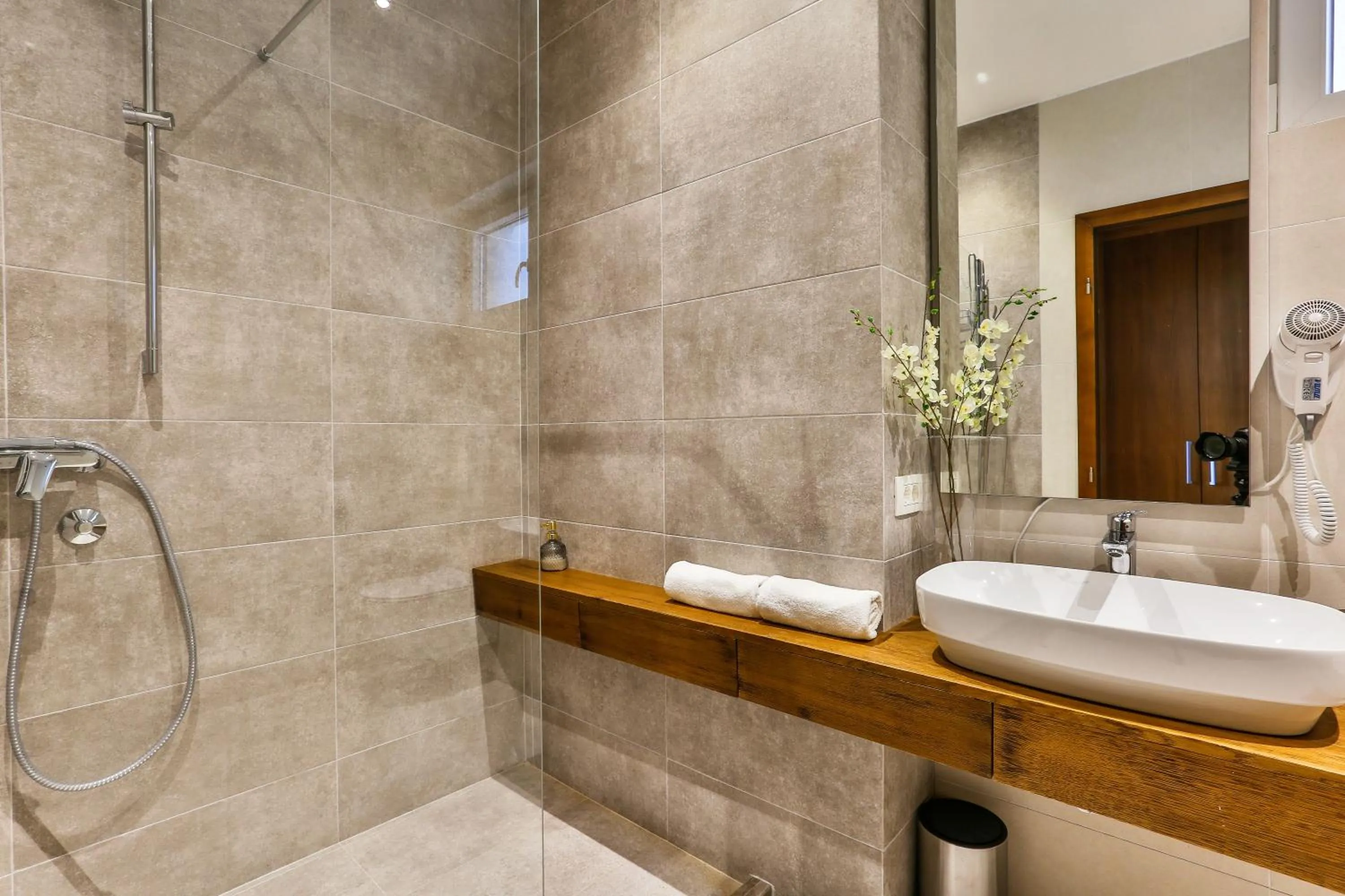 Shower in Regina del Mare