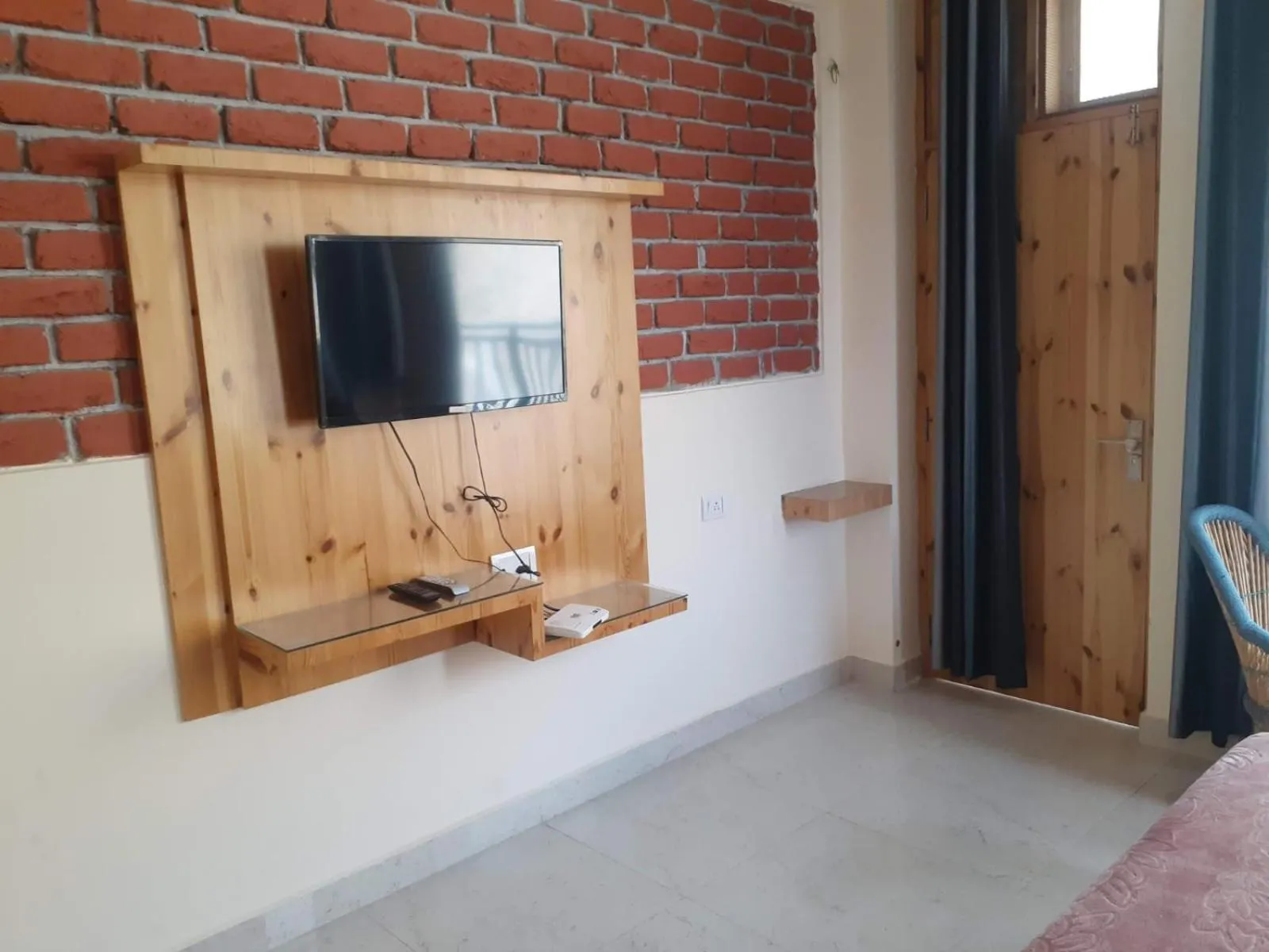 Bedroom in White Water Inn Mcleodganj