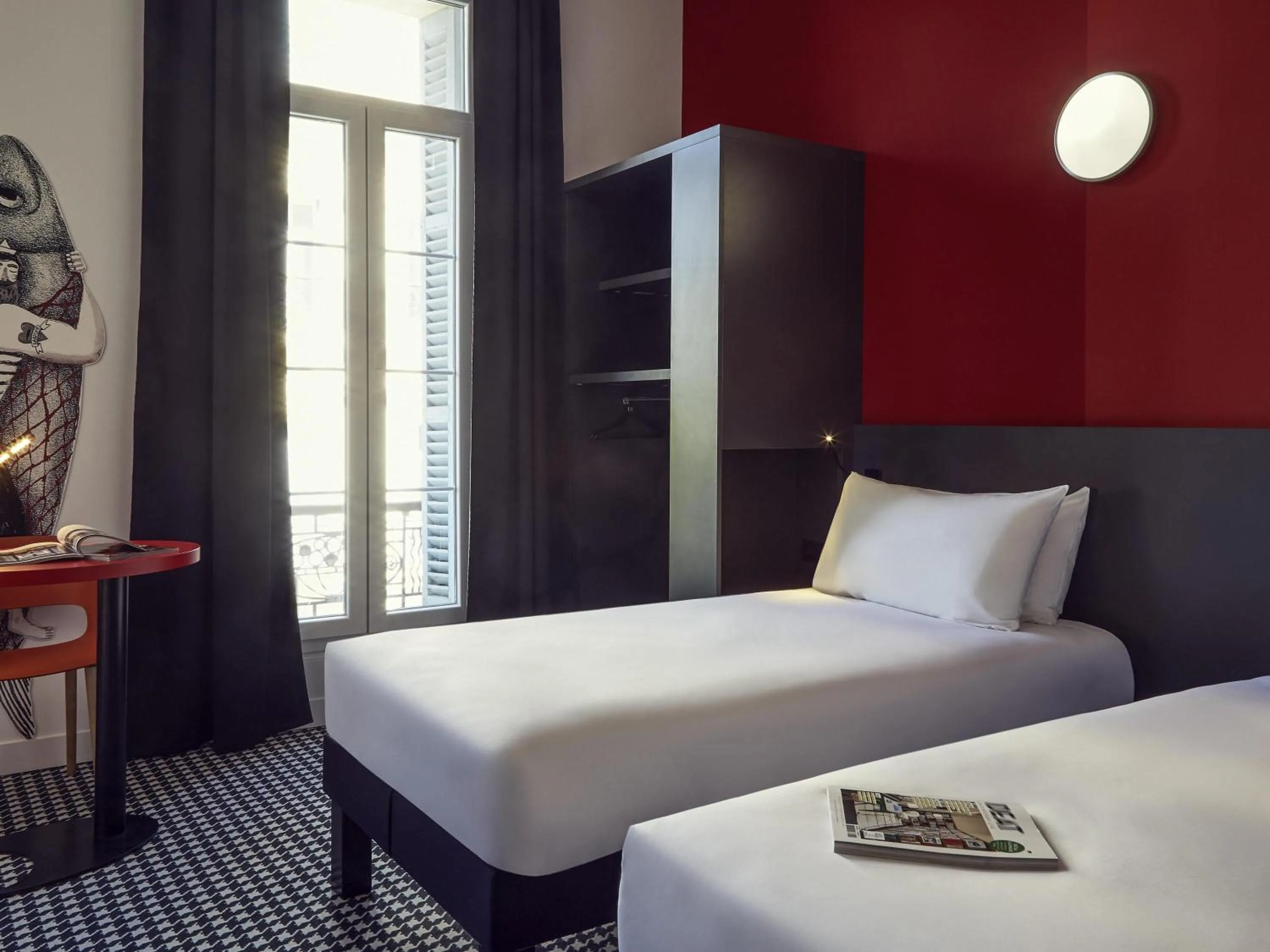 Bedroom, Bed in ibis Styles Marseille Vieux Port