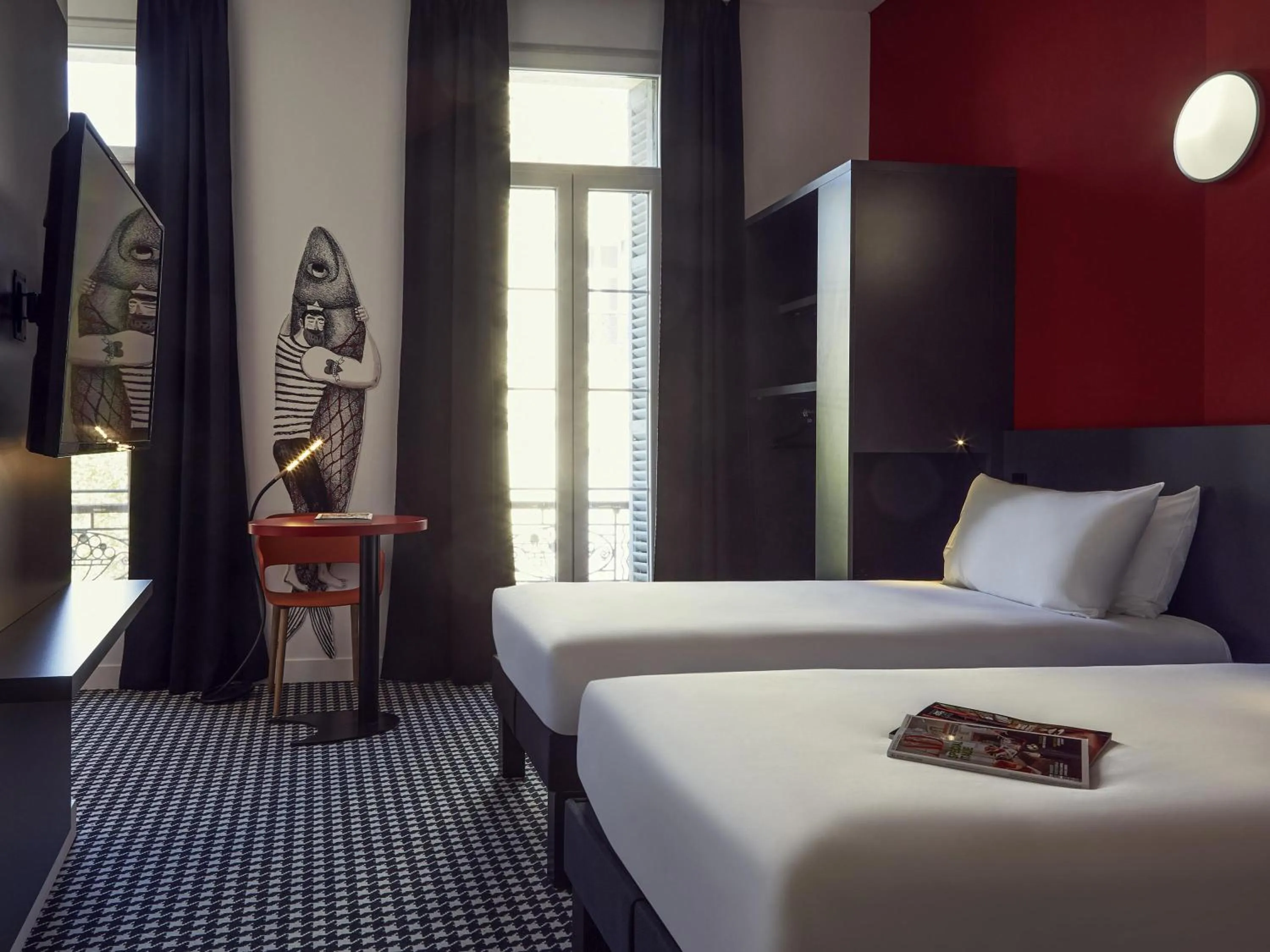 Bedroom, Bed in ibis Styles Marseille Vieux Port