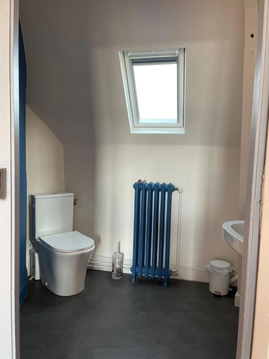 Toilet in Maison Prémartine