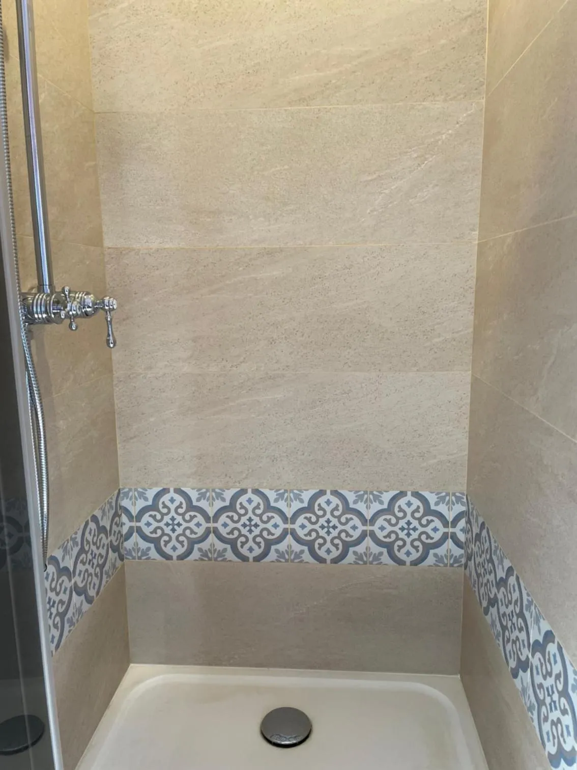 Shower in Maison Prémartine