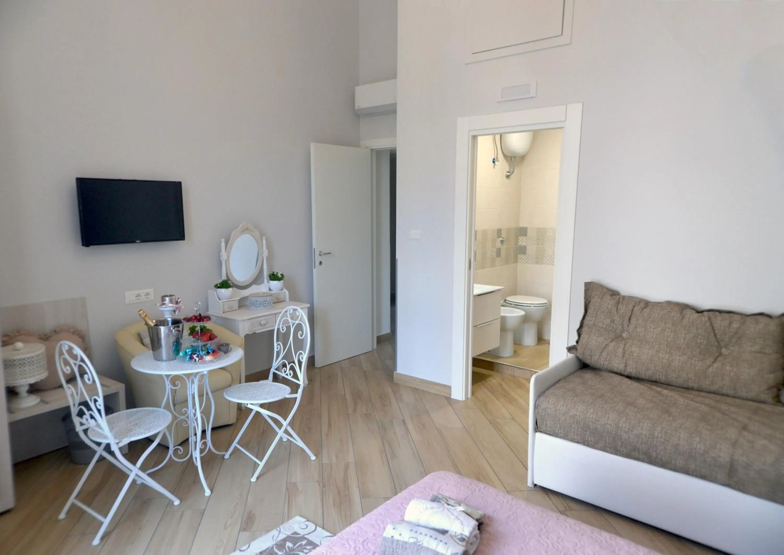 Photo of the whole room in B&B VERZUS