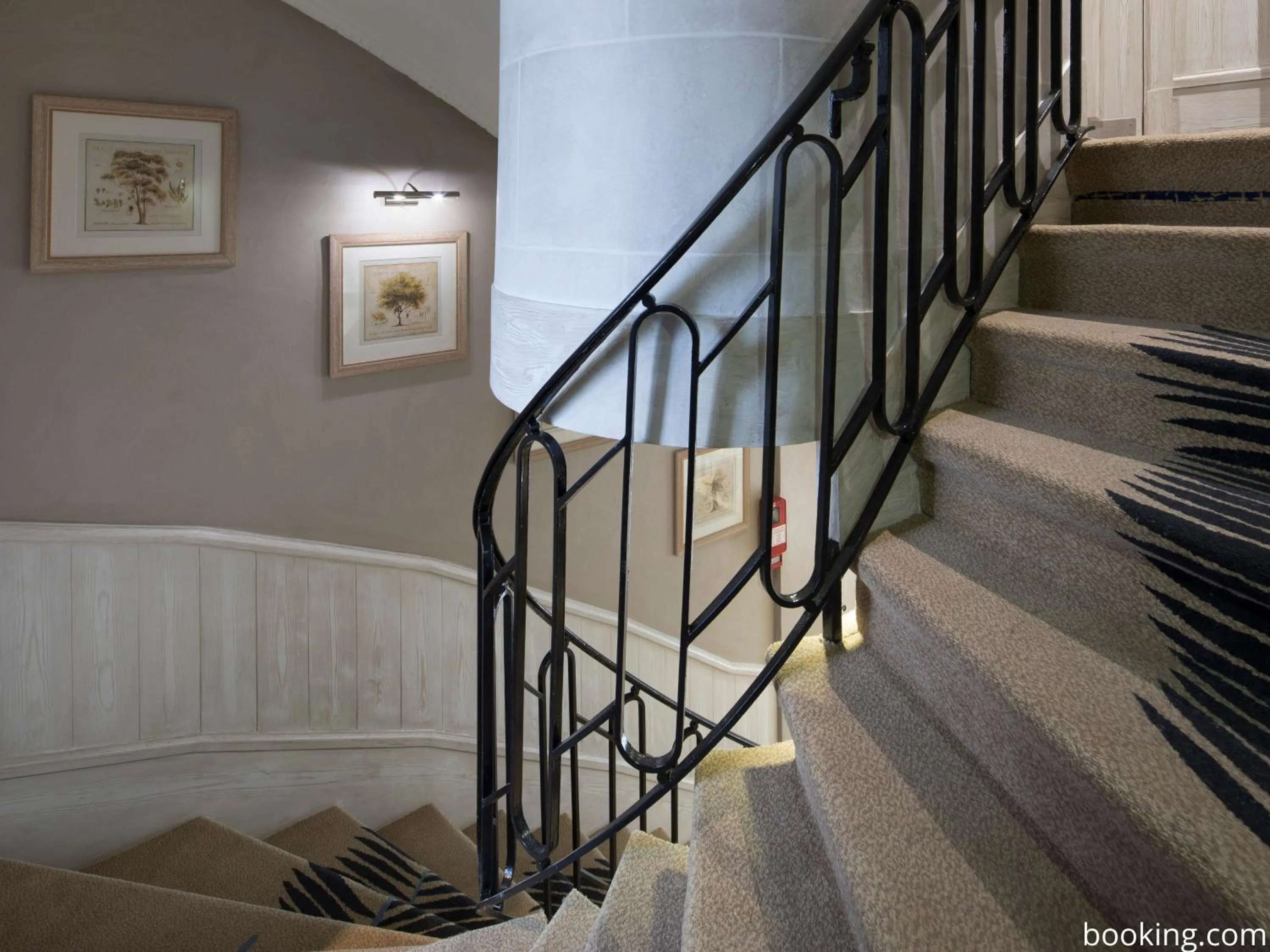 Lobby or reception in Hotel Daumesnil-Vincennes