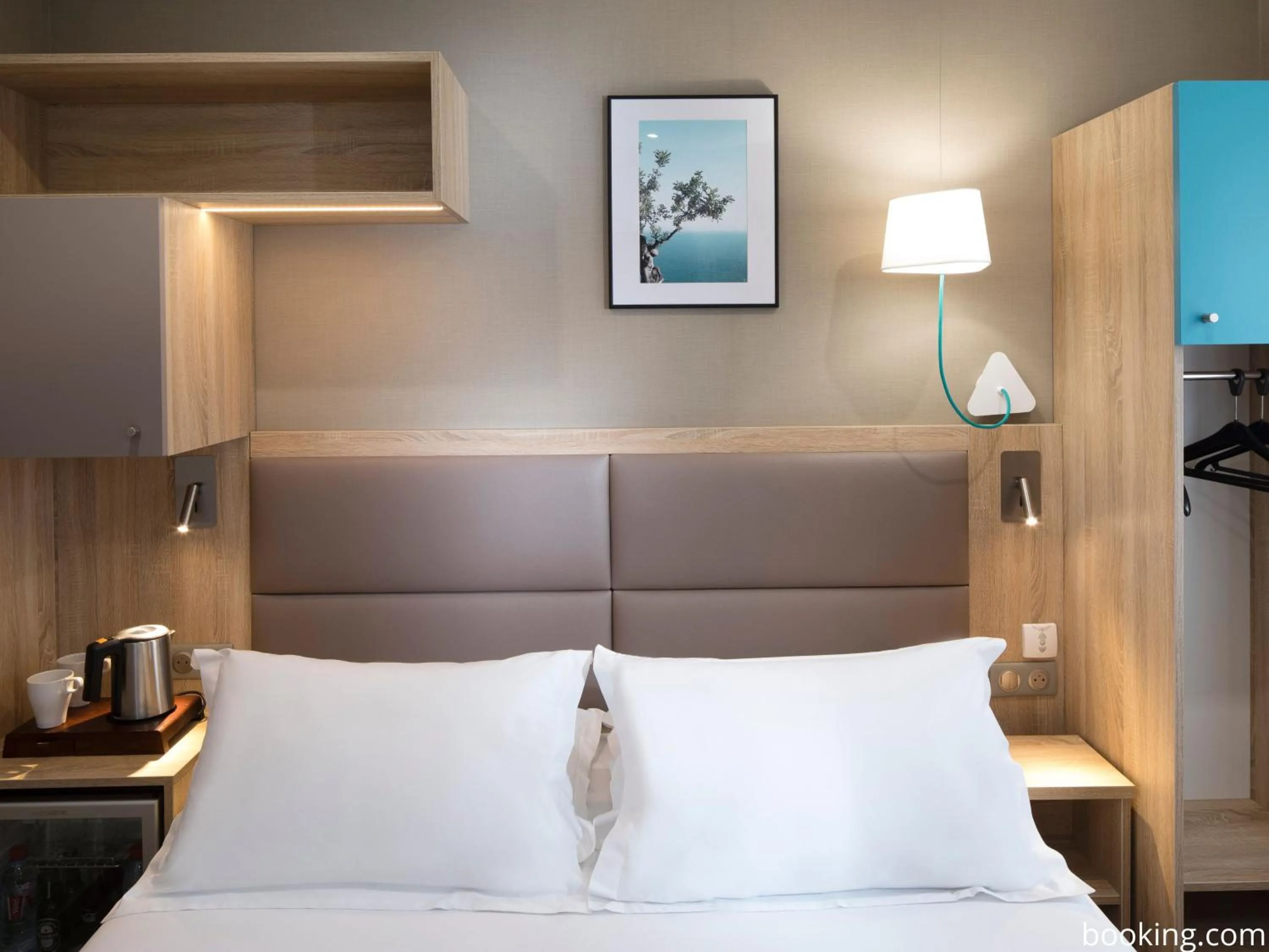 Bedroom, Bed in Hotel Daumesnil-Vincennes