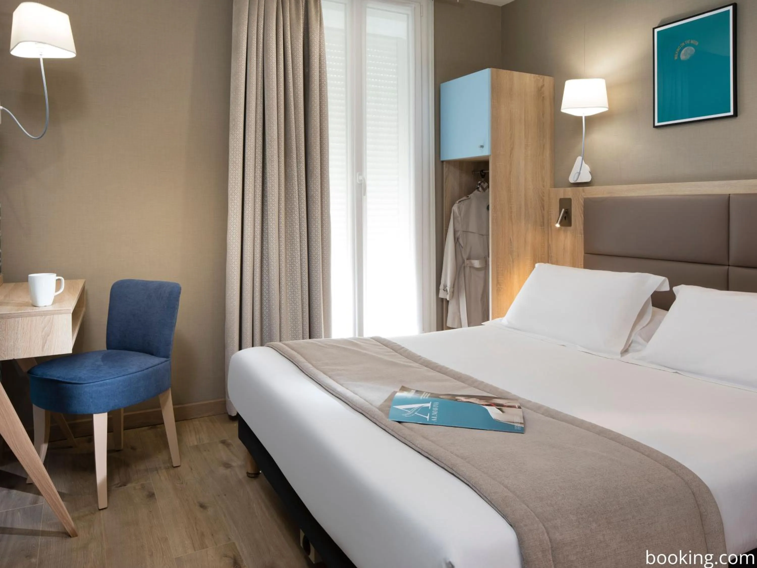 Bedroom, Bed in Hotel Daumesnil-Vincennes