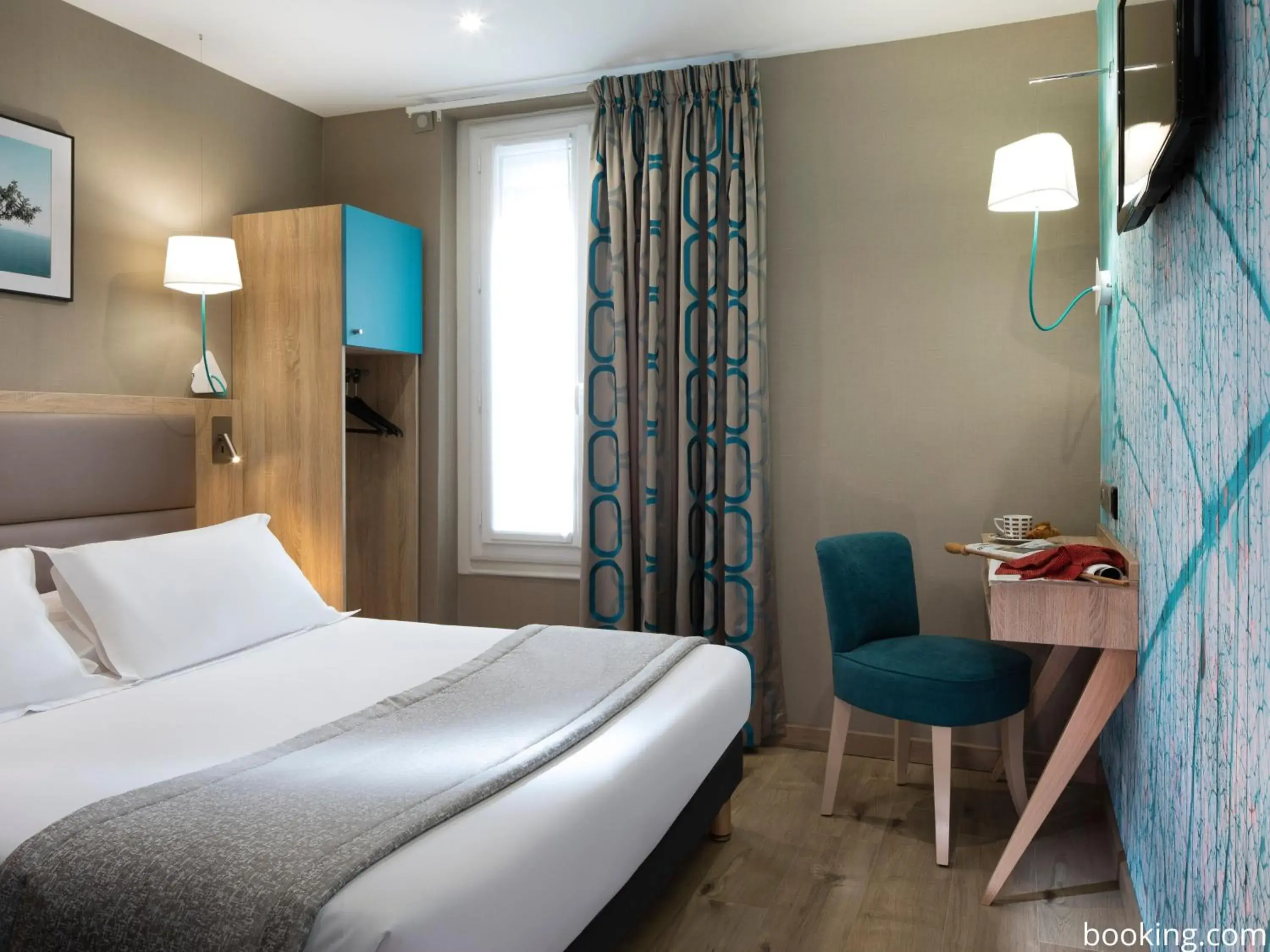 Bedroom, Bed in Hotel Daumesnil-Vincennes Bedroom, Bed in Hotel Daumesnil-Vincennes