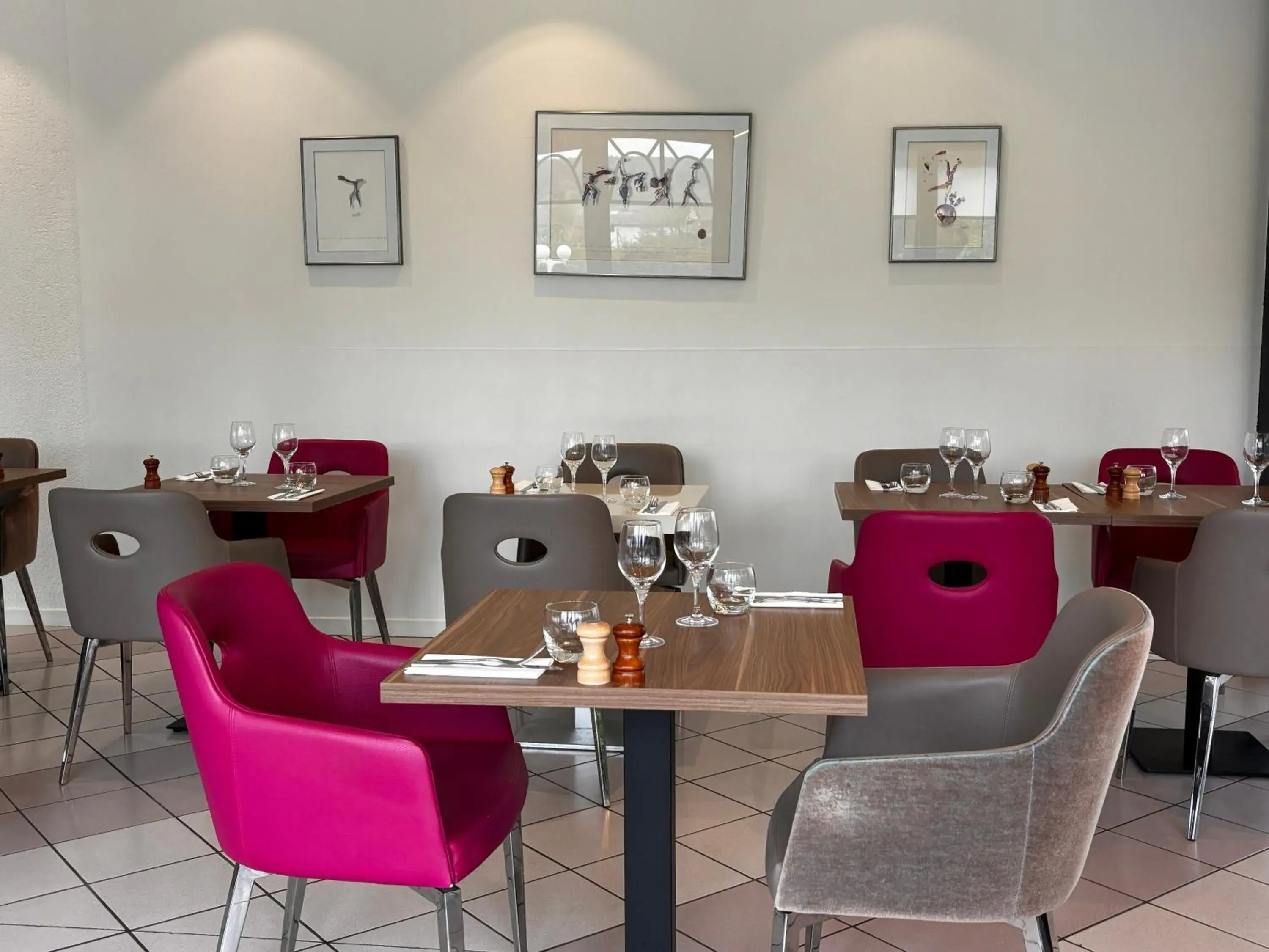 Restaurant/places to eat in LOGIS Hotel l'Escargotière Dijon Sud - Chenove Restaurant/places to eat in LOGIS Hotel l'Escargotière Dijon Sud - Chenove