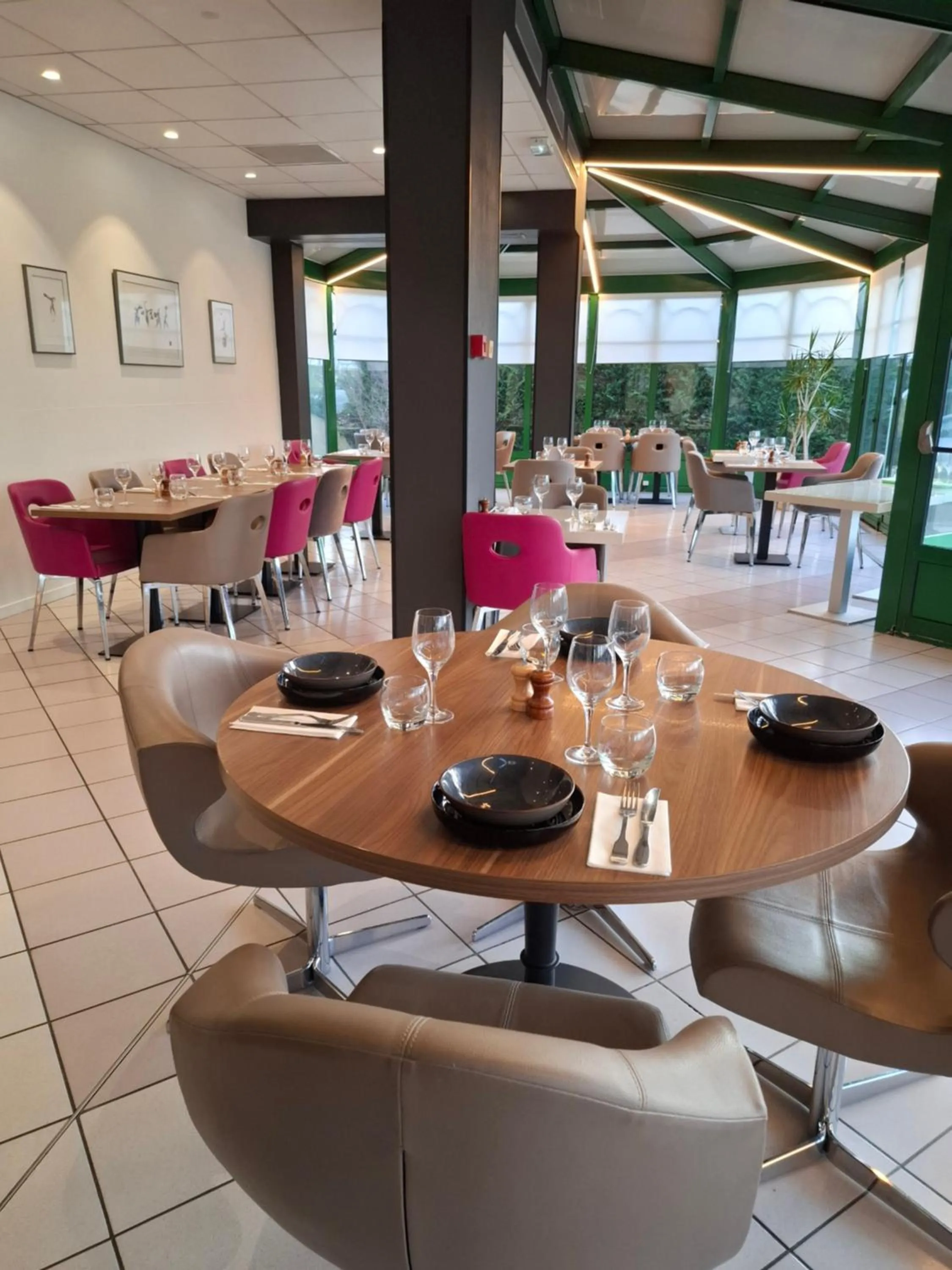 Restaurant/places to eat in LOGIS Hotel l'Escargotière Dijon Sud - Chenove